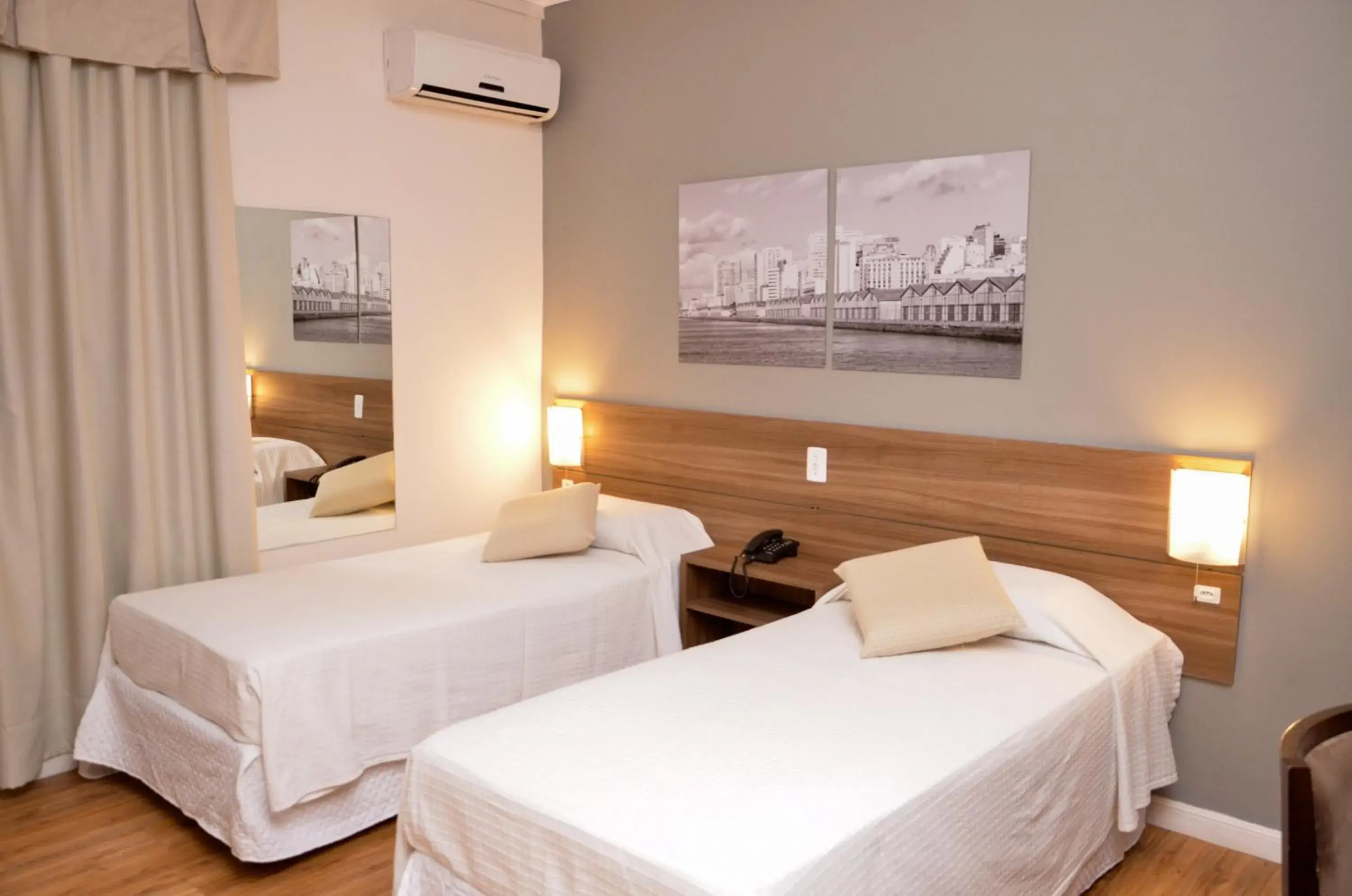 Standard Twin Room in Açores Premium- 5 Minutos do Moinhos de Vento Standard Twin Room in Açores Premium- 5 Minutos do Moinhos de Vento