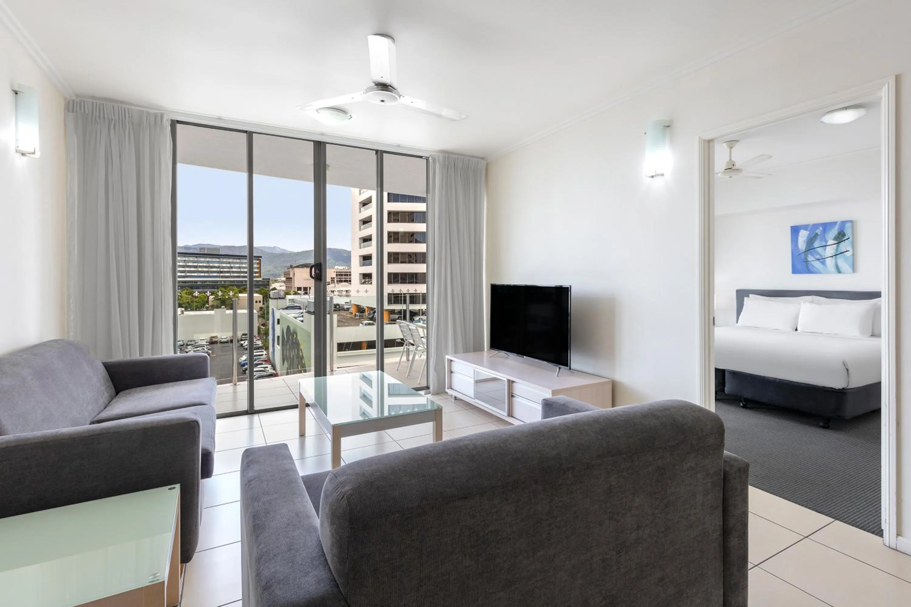 Living room, Bed in Park Regis City Quays