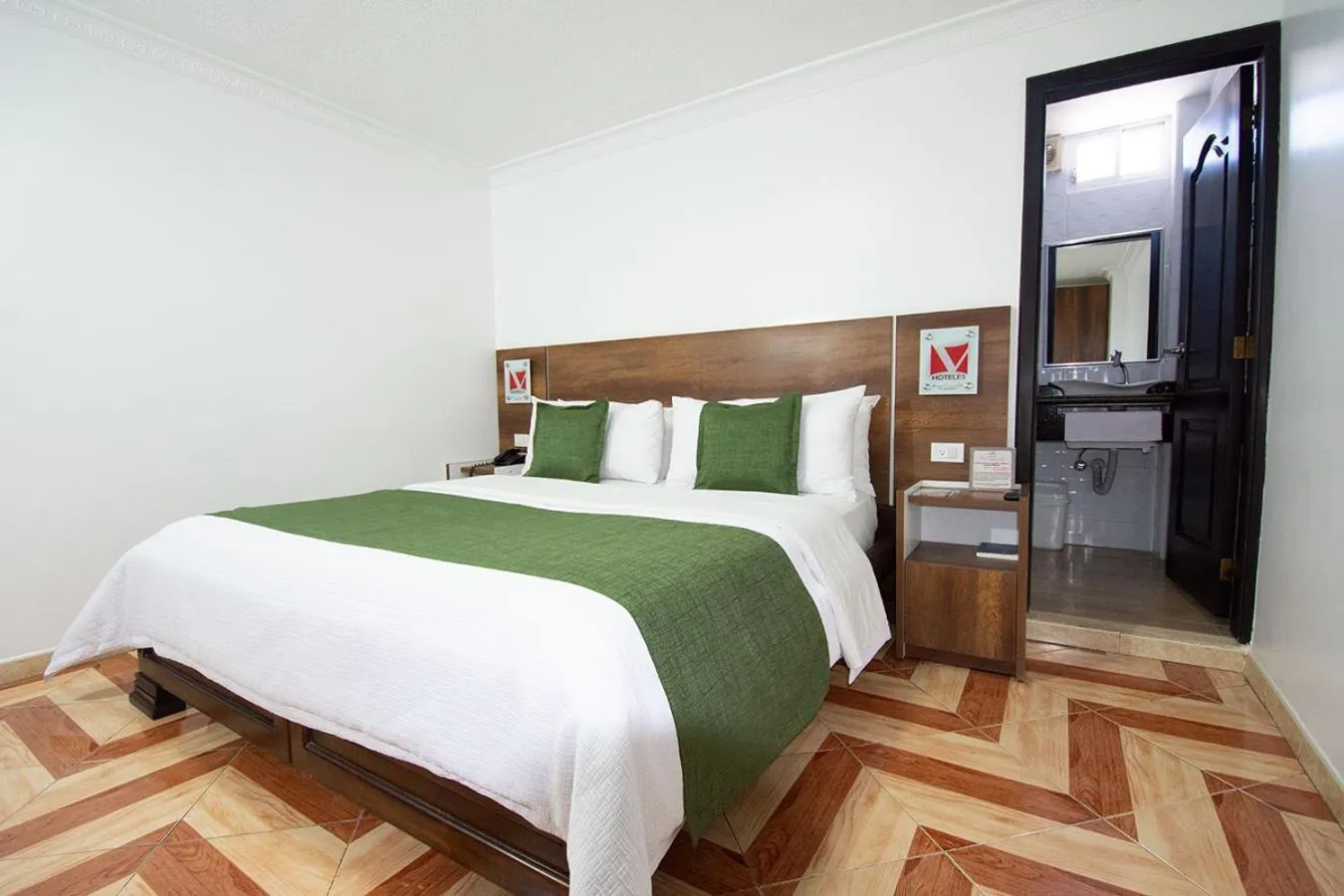 Bedroom, Bed in Hotel Plaza Victoria