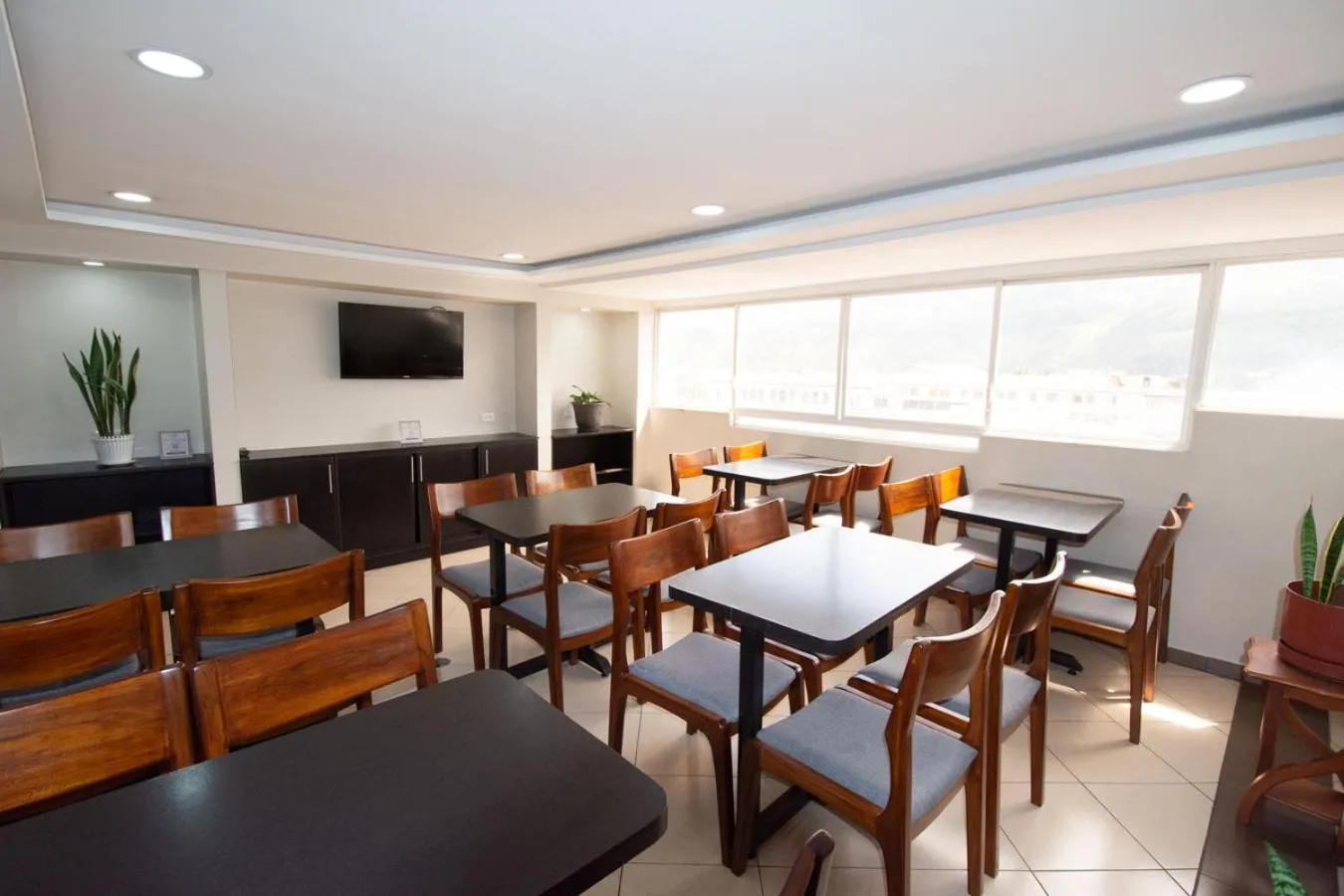 Seating area in Hotel Plaza Victoria