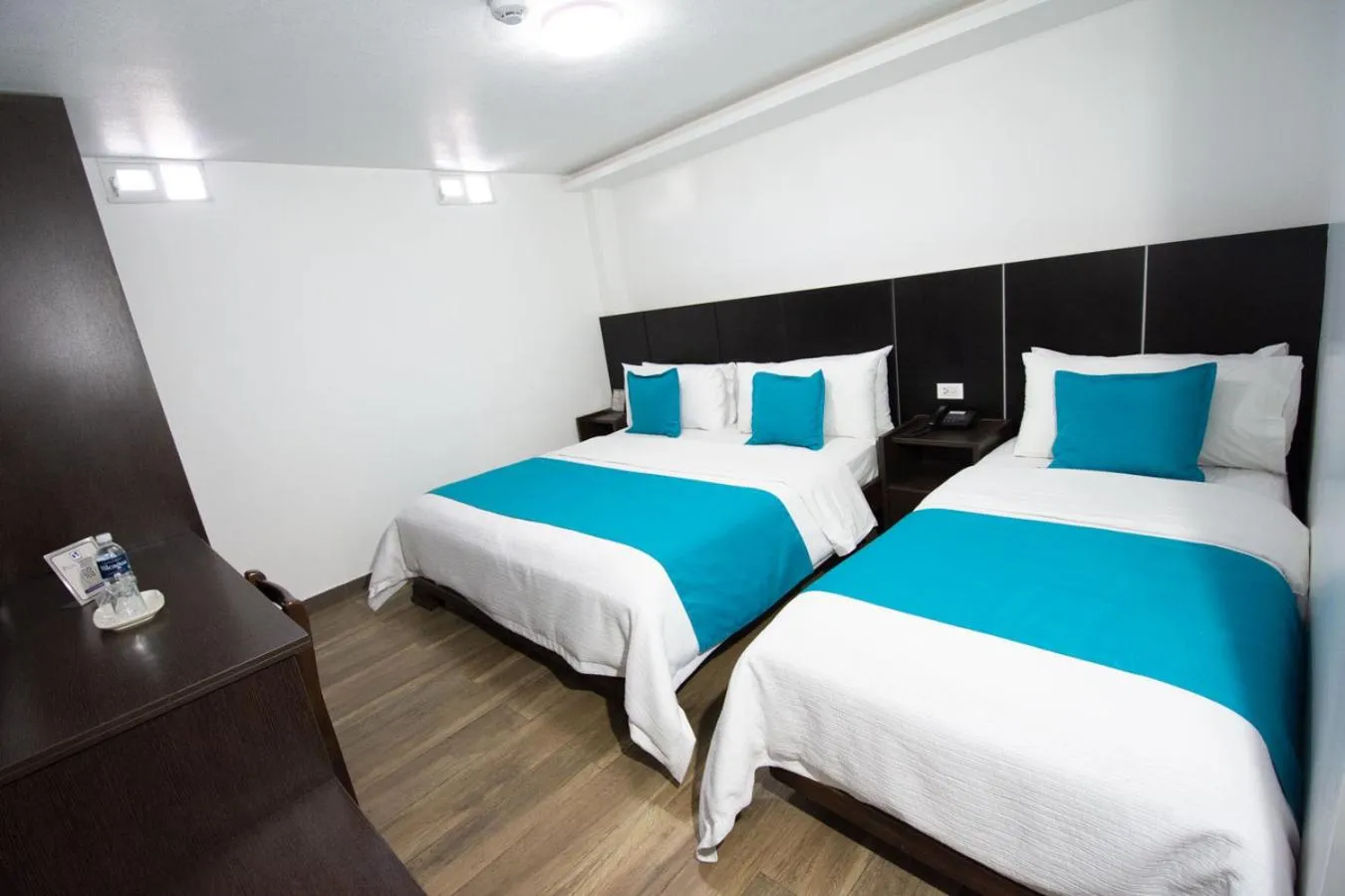 Bedroom, Bed in Hotel Plaza Victoria