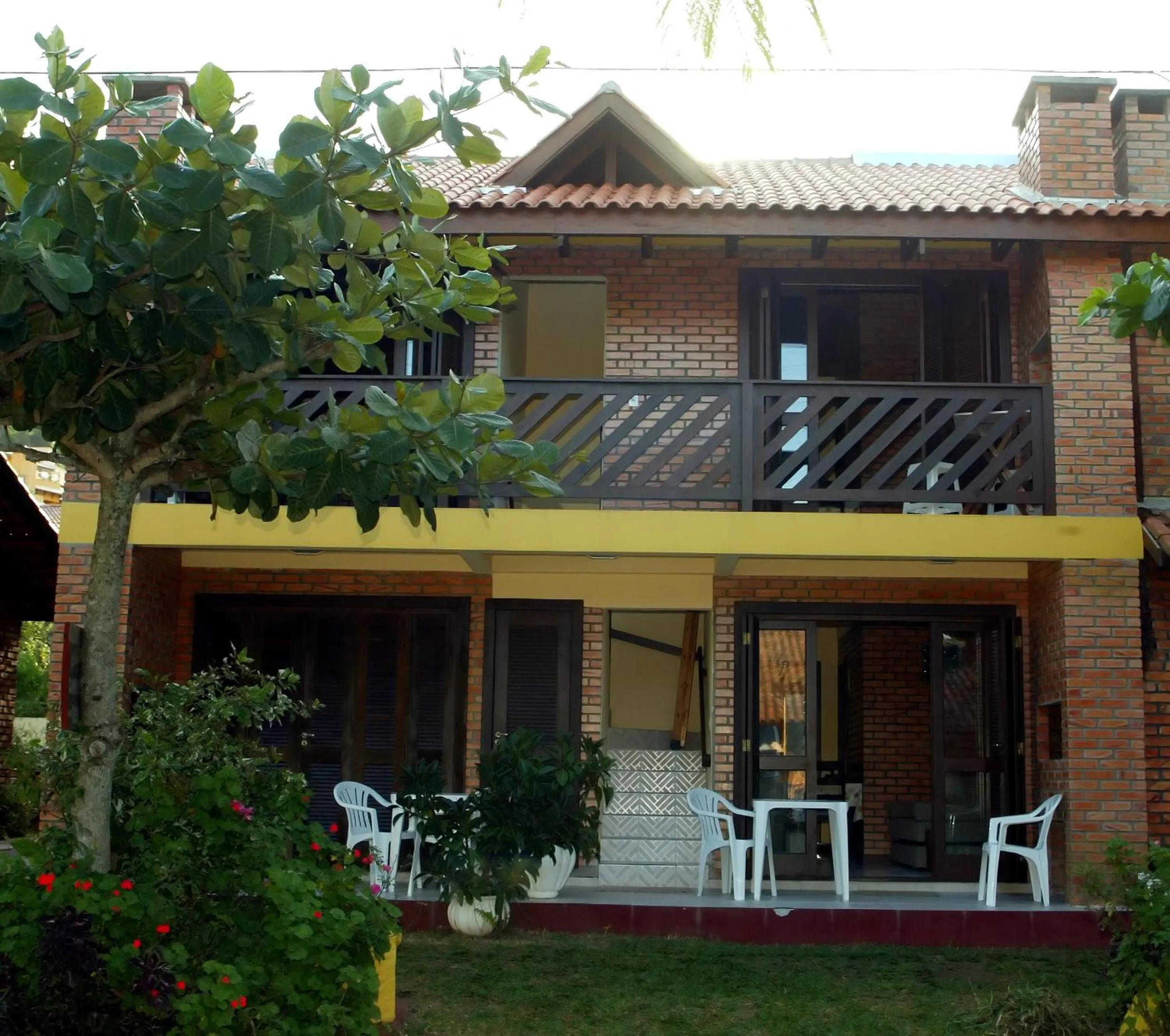Pousada e Residencial Canto Verde...a uma quadra da melhor praia...