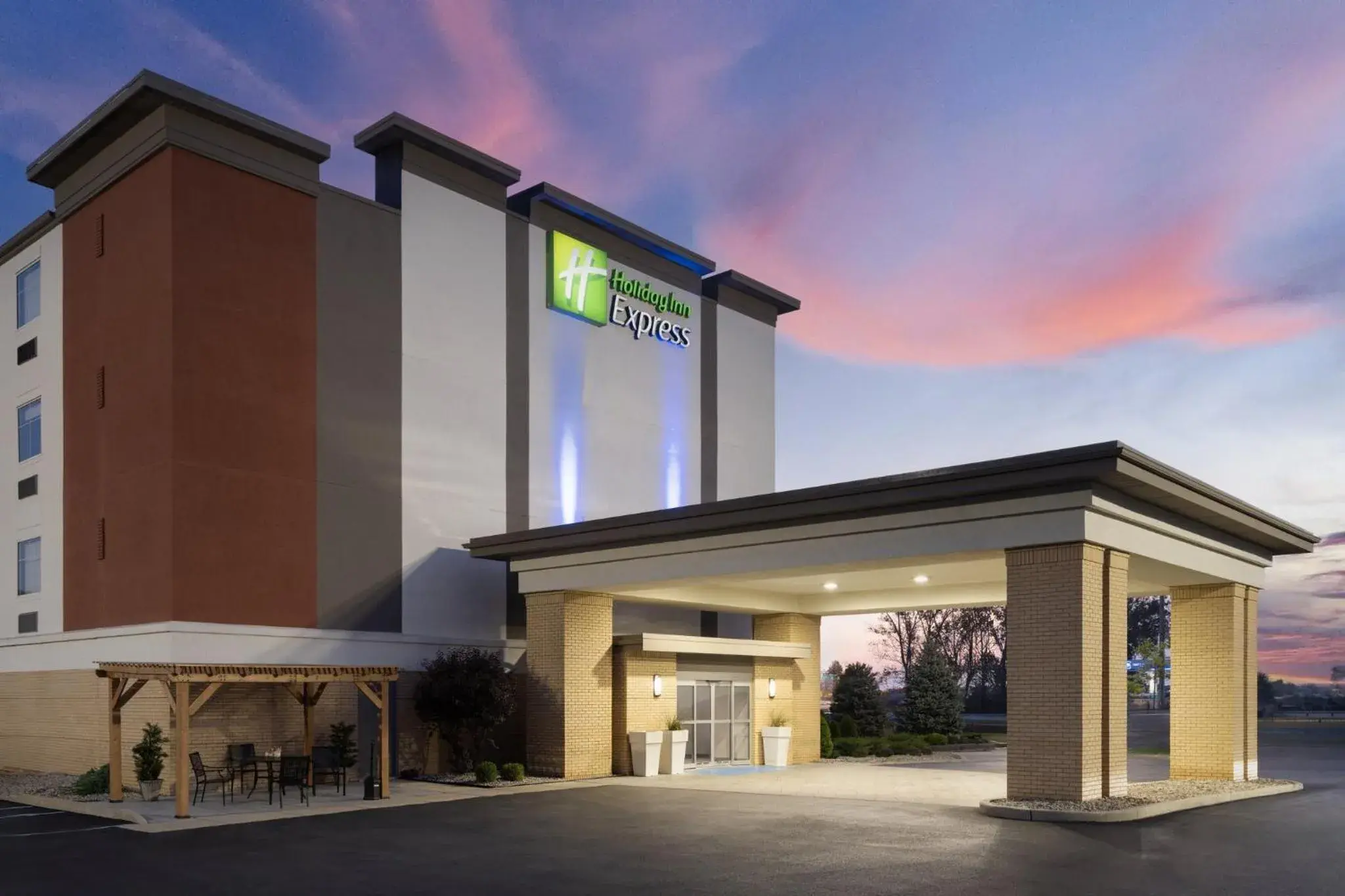Property building in Holiday Inn Express Toledo North by IHG Property building in Holiday Inn Express Toledo North by IHG
