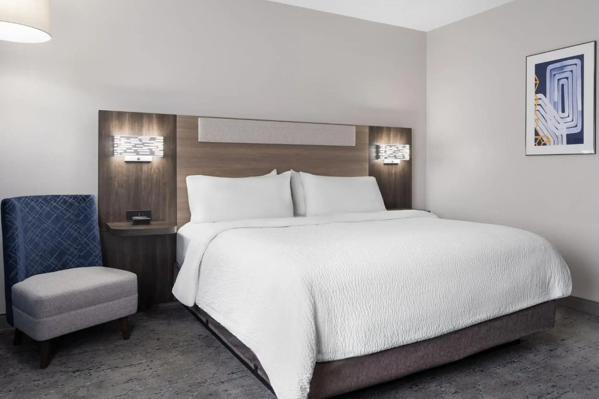 Photo of the whole room, Bed in Holiday Inn Express Toledo North by IHG Photo of the whole room, Bed in Holiday Inn Express Toledo North by IHG