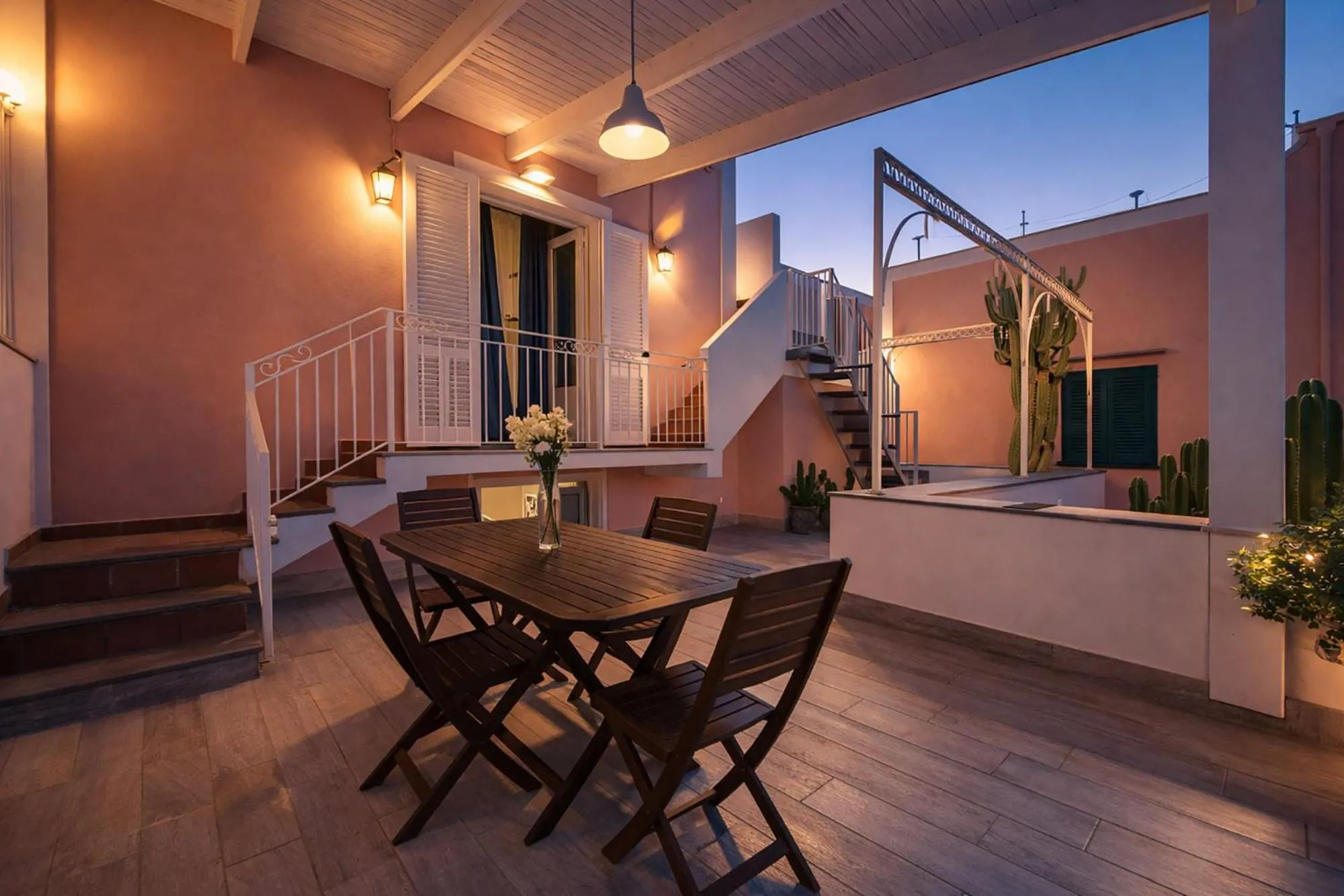 Patio in Gioia 13 Rooms & Apartments