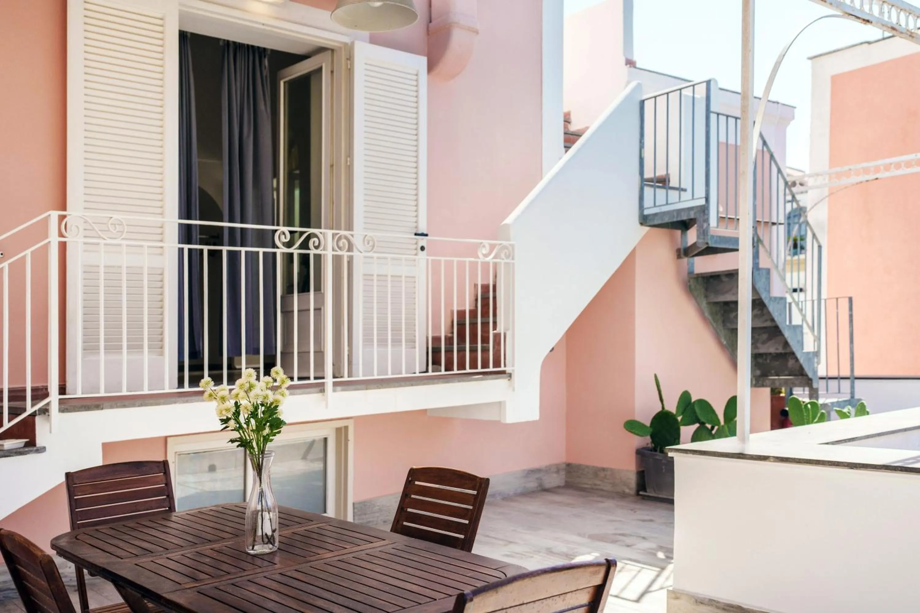 Property building in Gioia 13 Rooms & Apartments