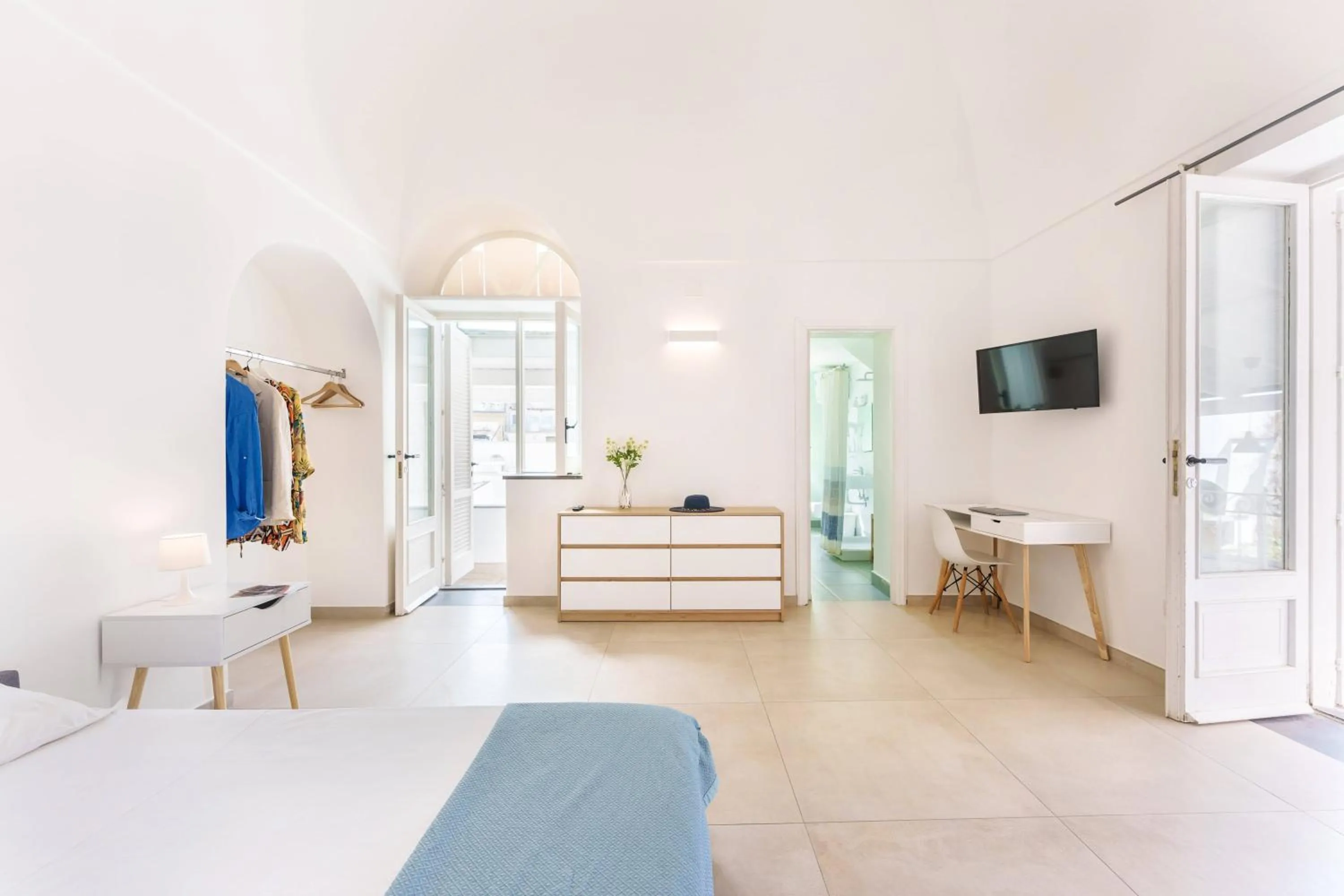 TV and multimedia, Bed in Gioia 13 Rooms & Apartments