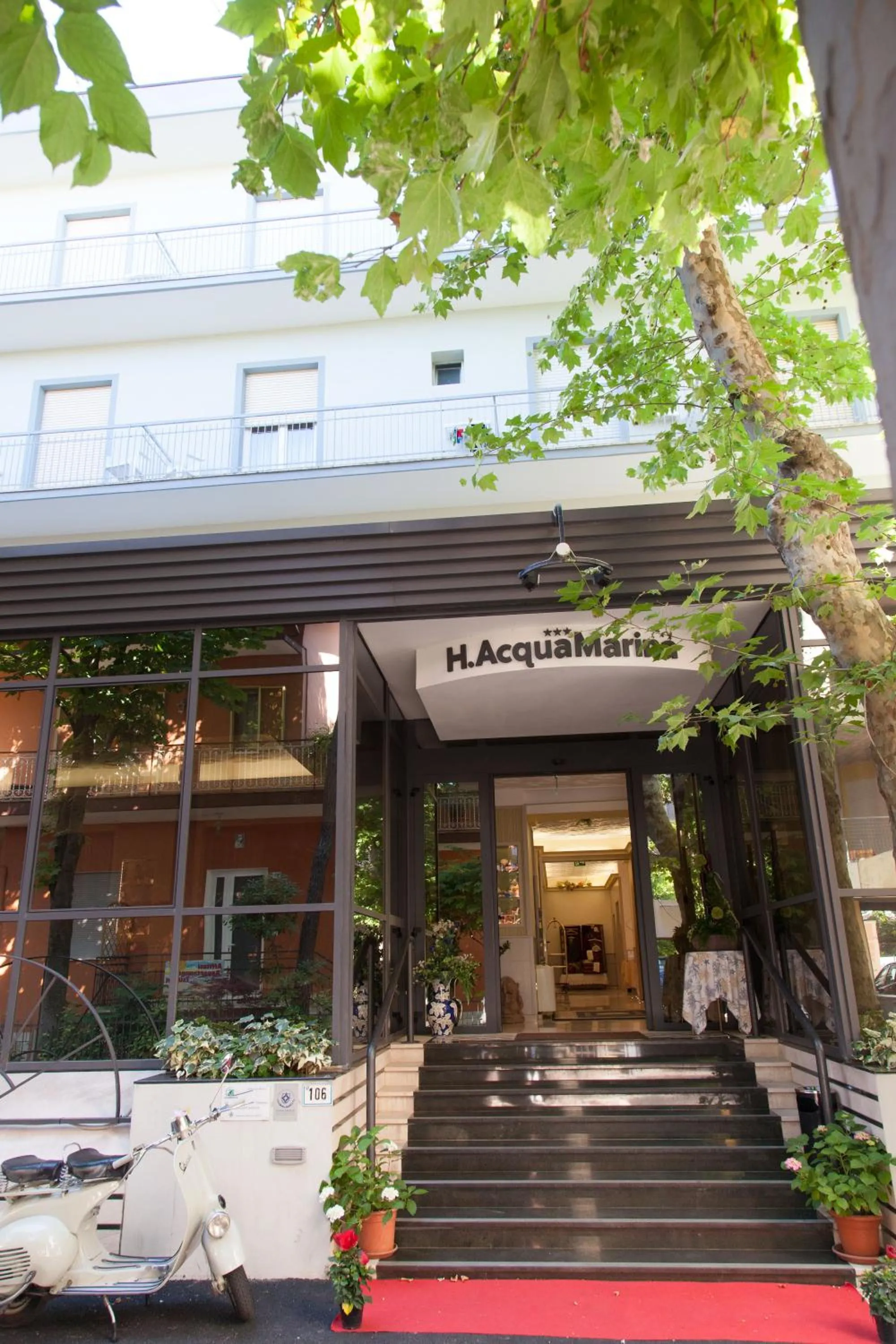 Property building in Hotel Acquamarina
