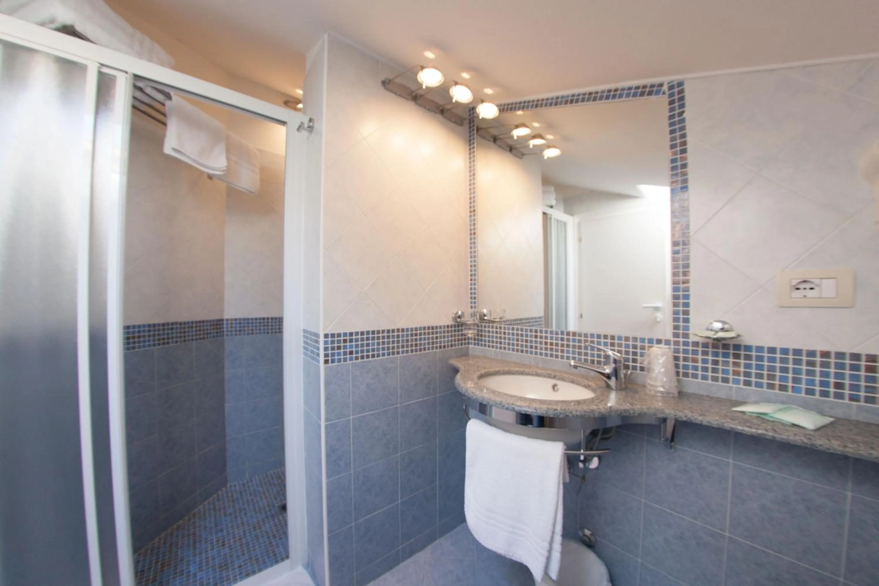 Bathroom in Hotel Acquamarina