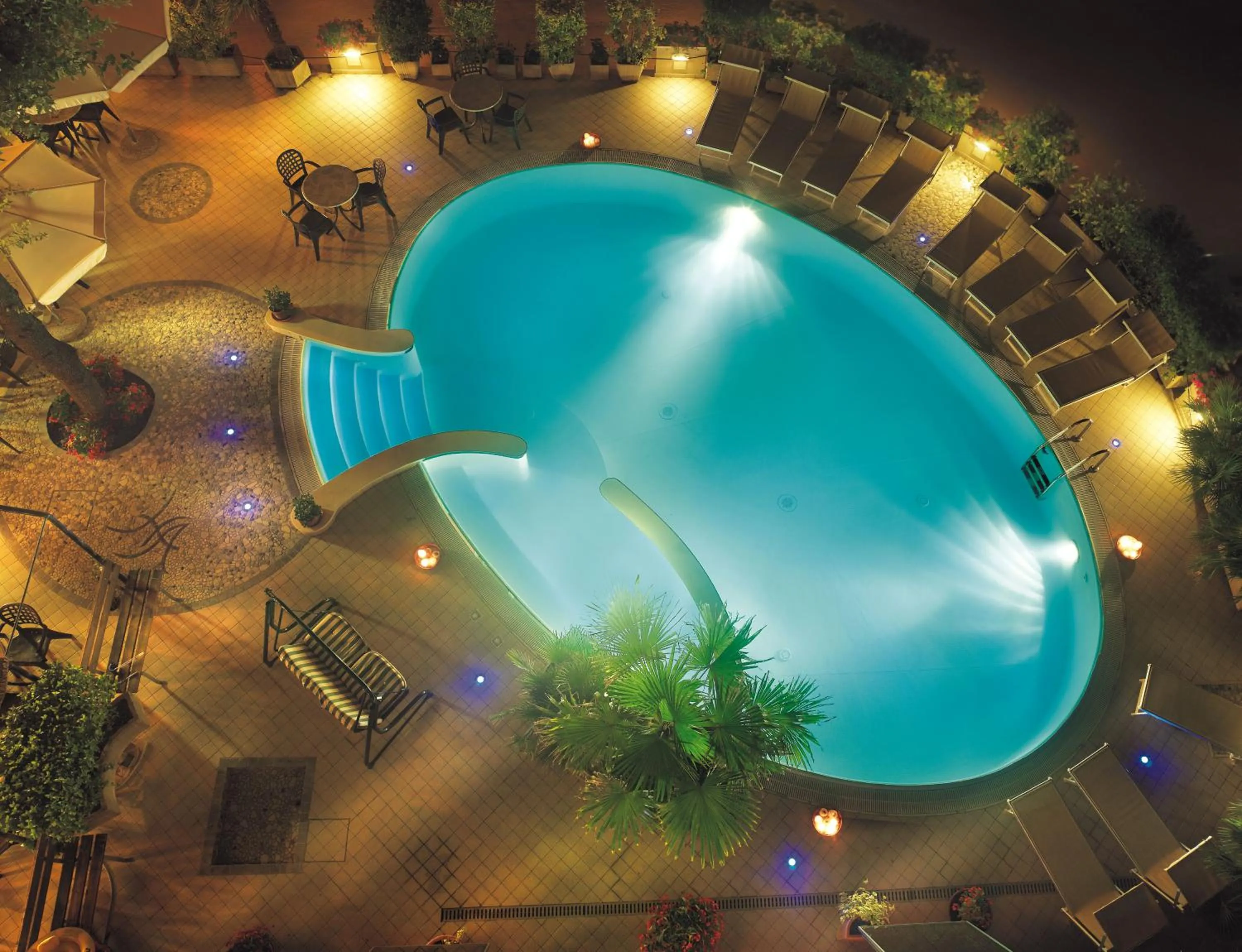 Night in Hotel Acquamarina