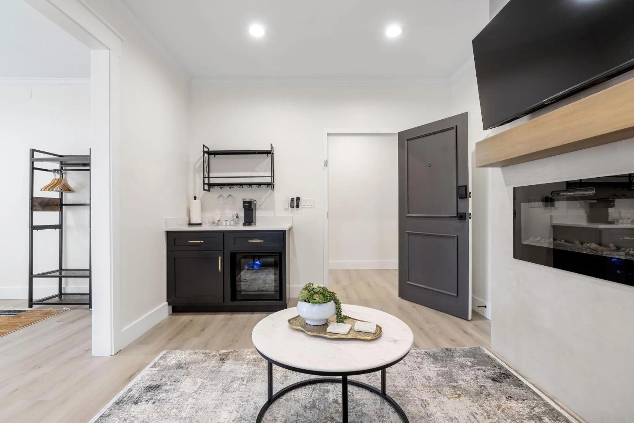 TV and multimedia in 27 on Park Boutique Hotel & Venue