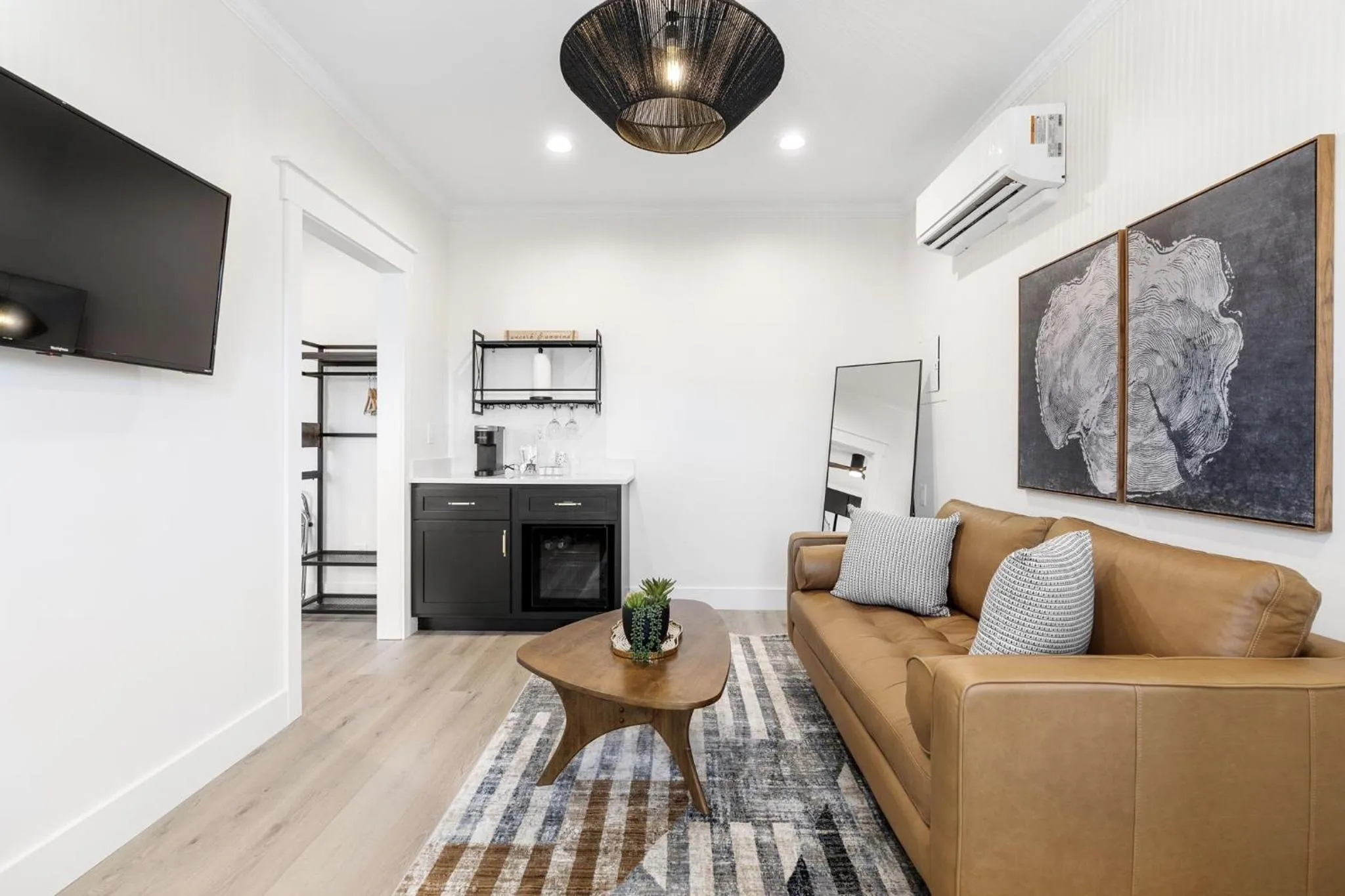 TV and multimedia in 27 on Park Boutique Hotel & Venue