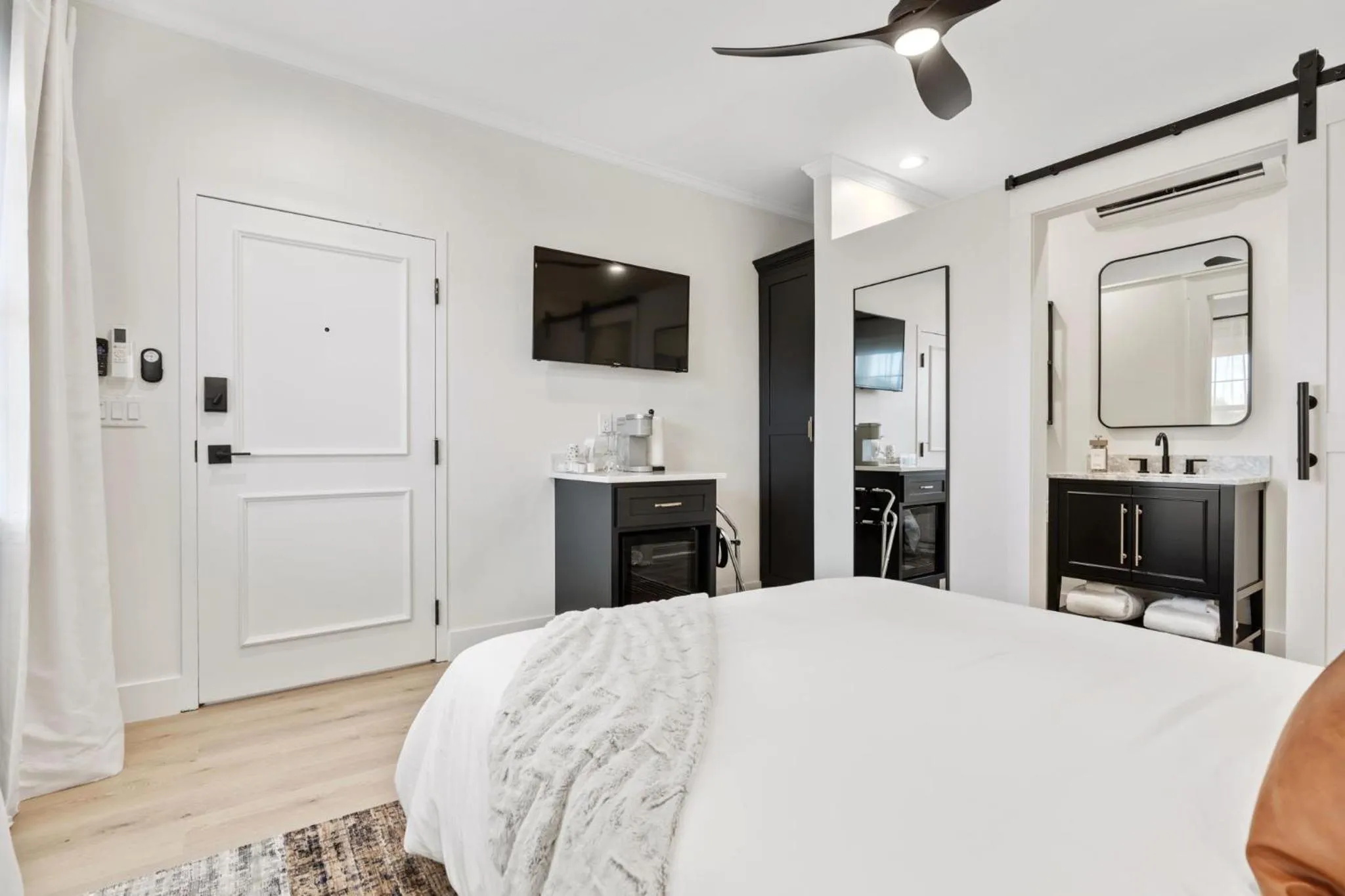 Bed in 27 on Park Boutique Hotel & Venue