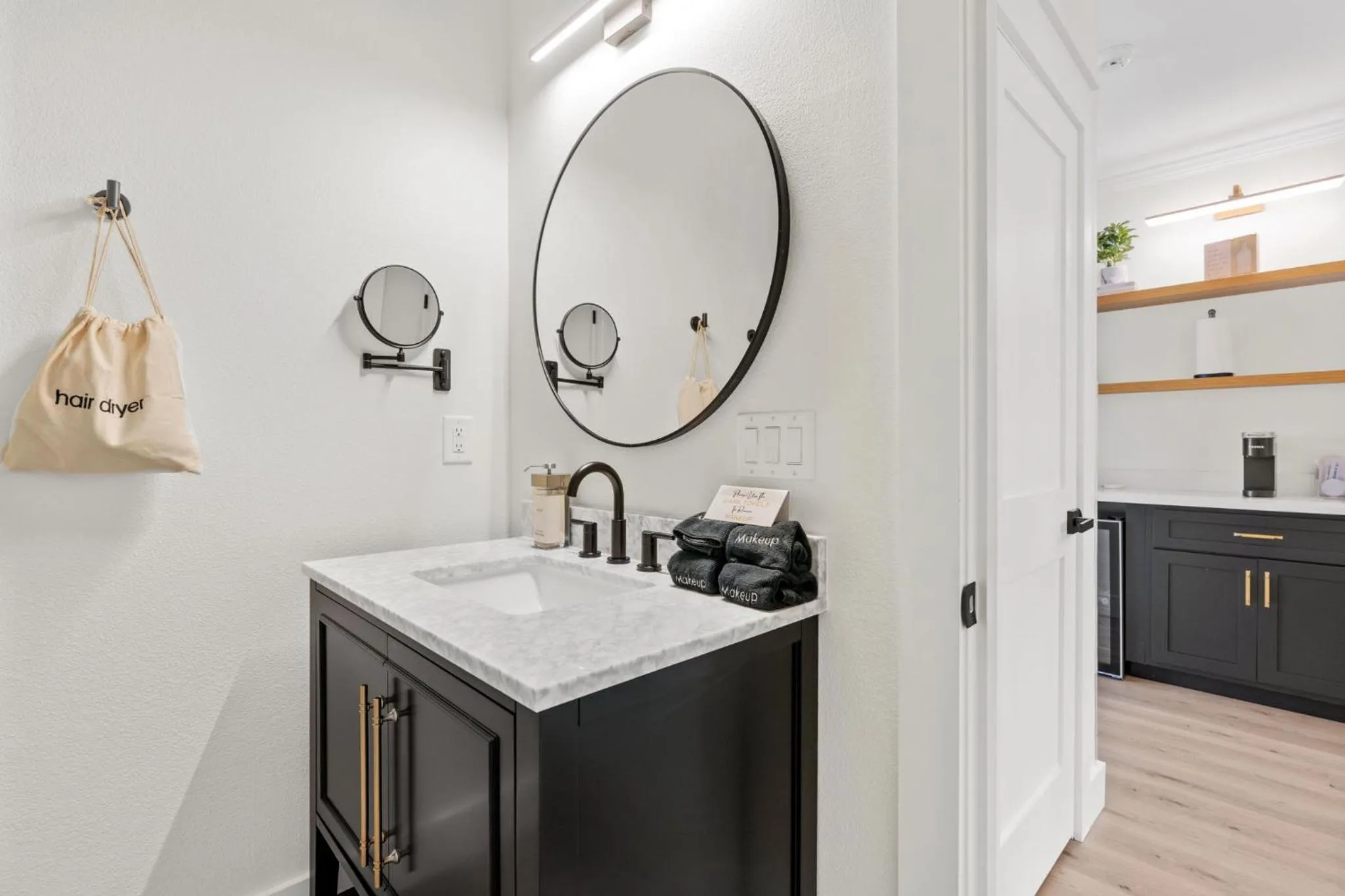 Shower in 27 on Park Boutique Hotel & Venue