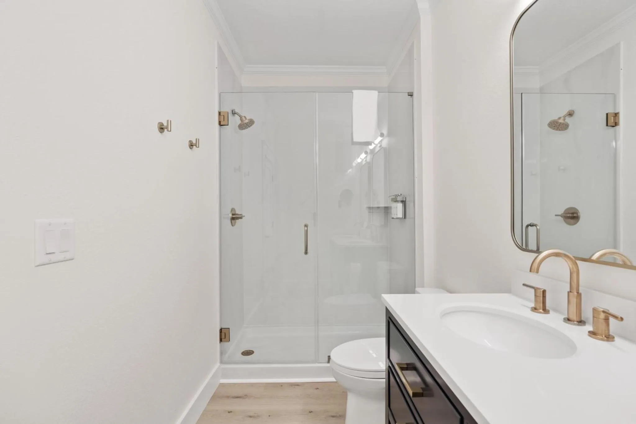 Shower in 27 on Park Boutique Hotel & Venue