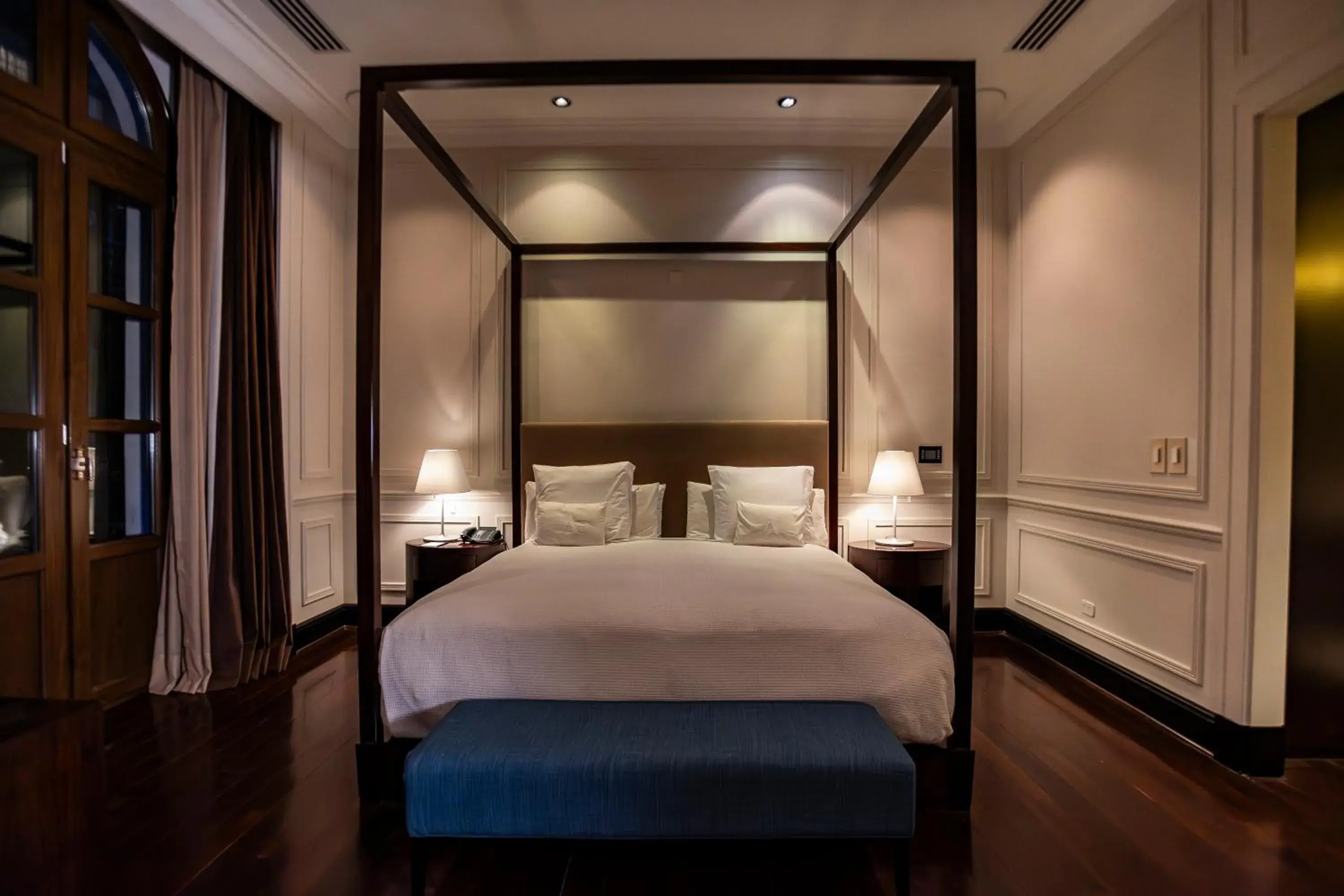 Bed in Algodon Mansion Bed in Algodon Mansion