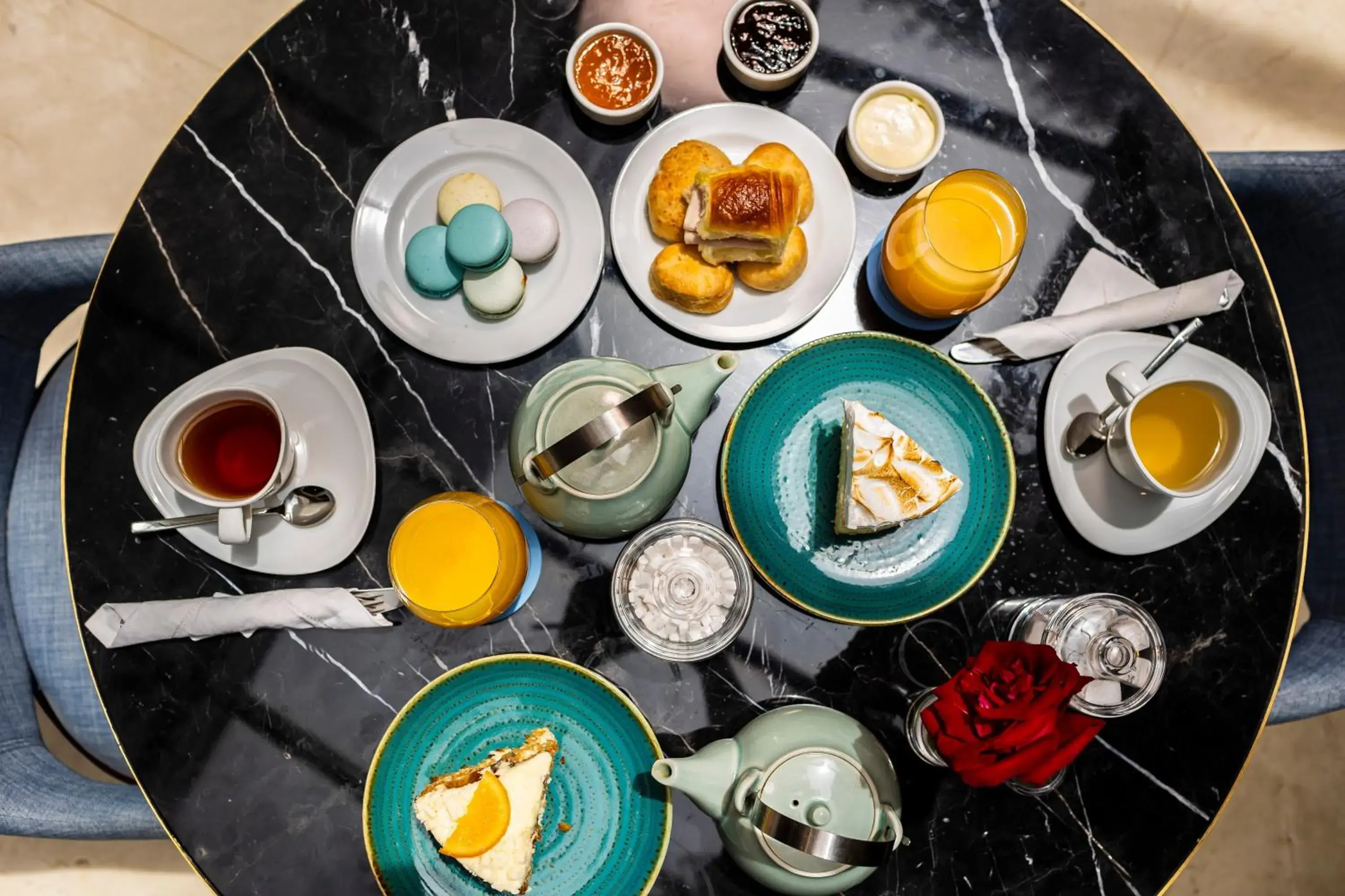 Food and drinks in Algodon Mansion Food and drinks in Algodon Mansion