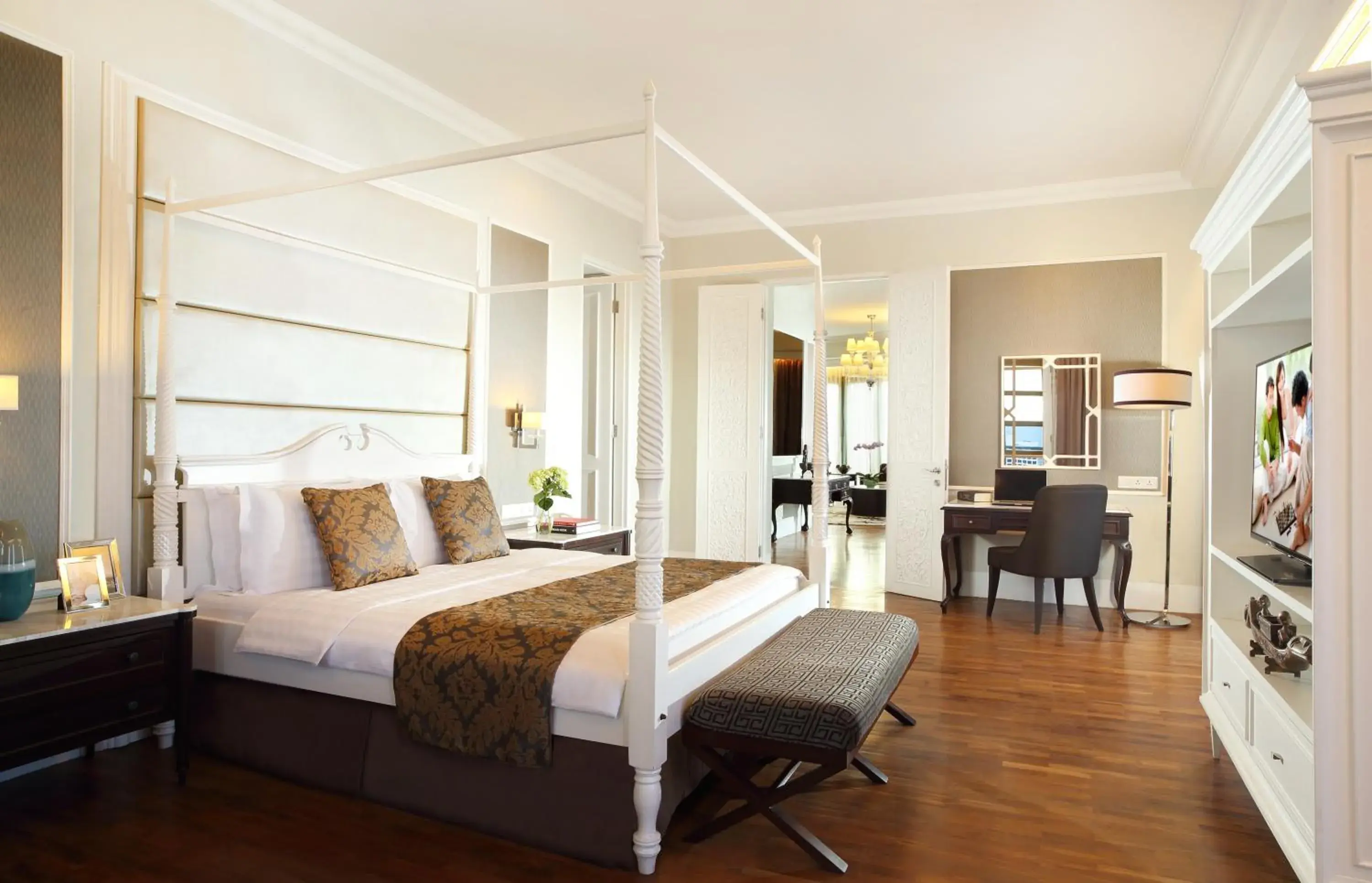 Photo of the whole room, Bed in Ascott Jakarta Photo of the whole room, Bed in Ascott Jakarta