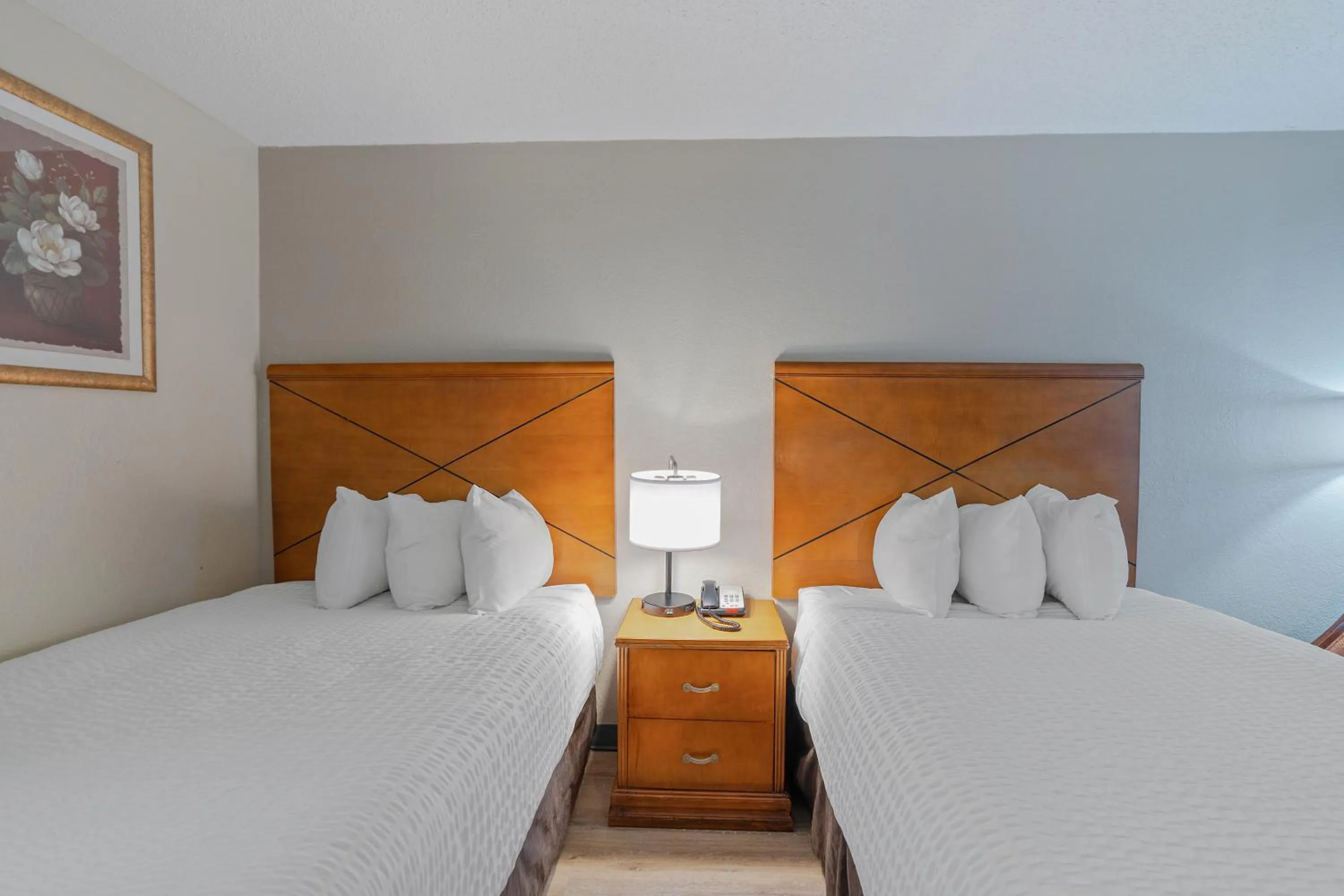 Bedroom, Bed in Plantation Inn