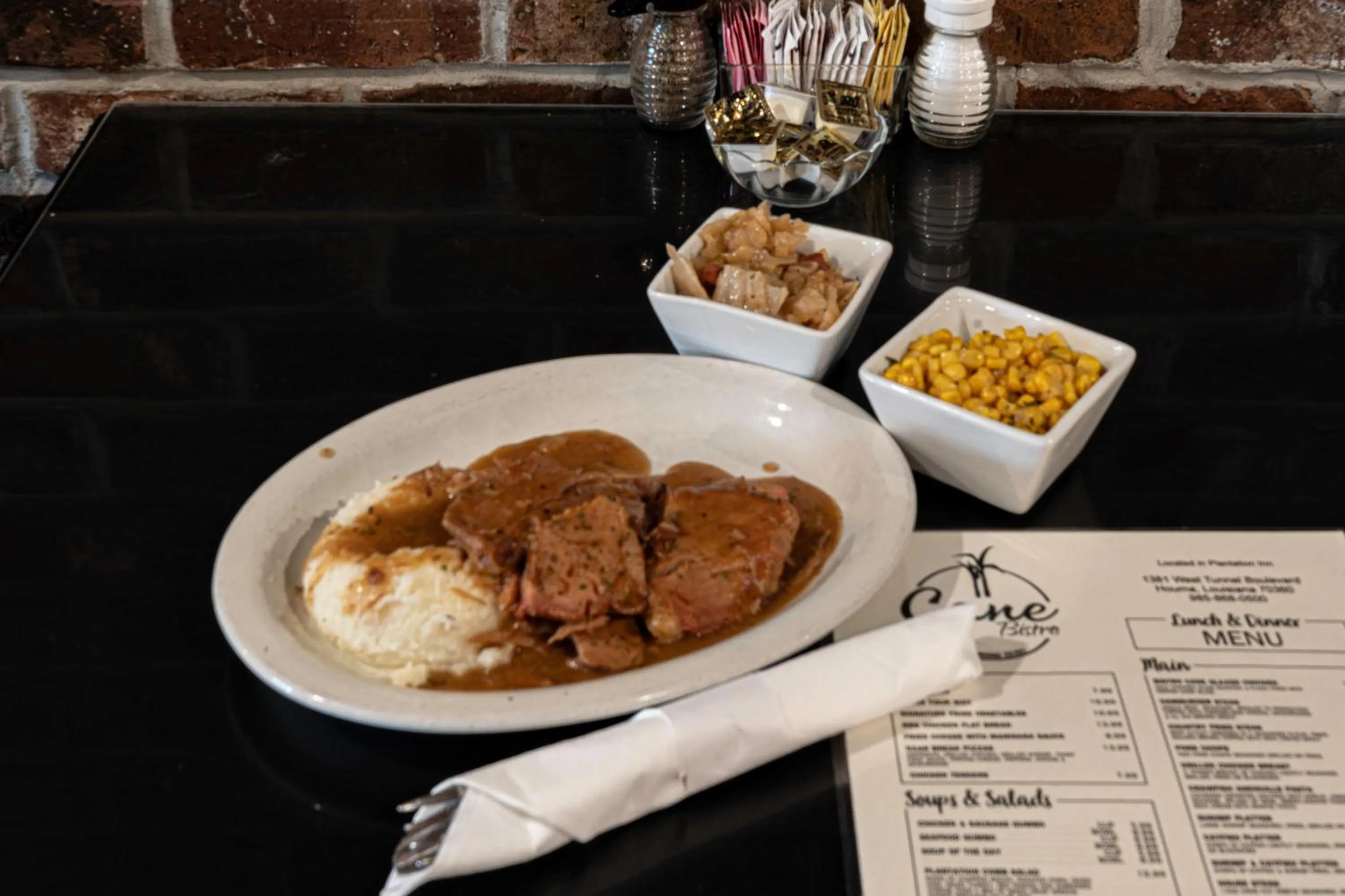 Restaurant/places to eat in Plantation Inn