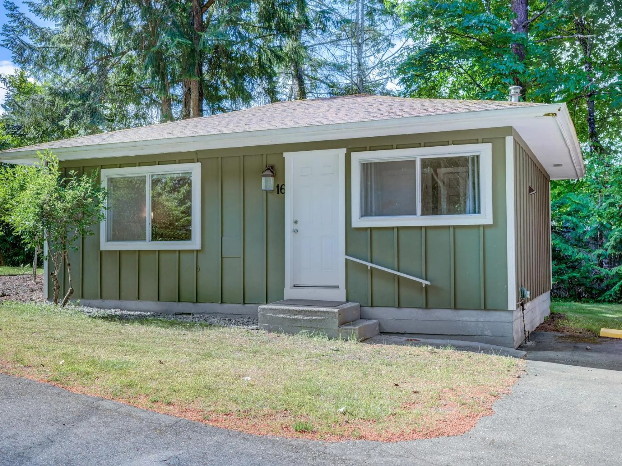 Malahat Bungalows Motel