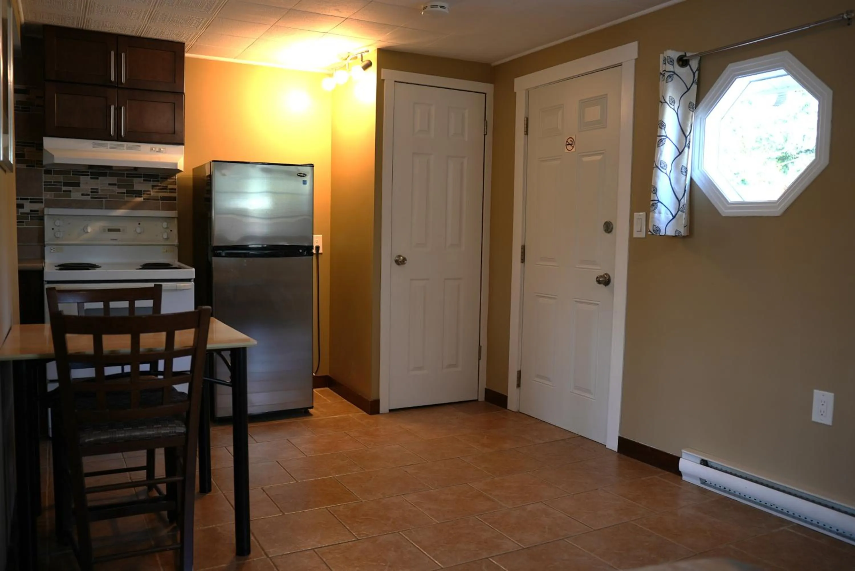 Malahat Bungalows Motel