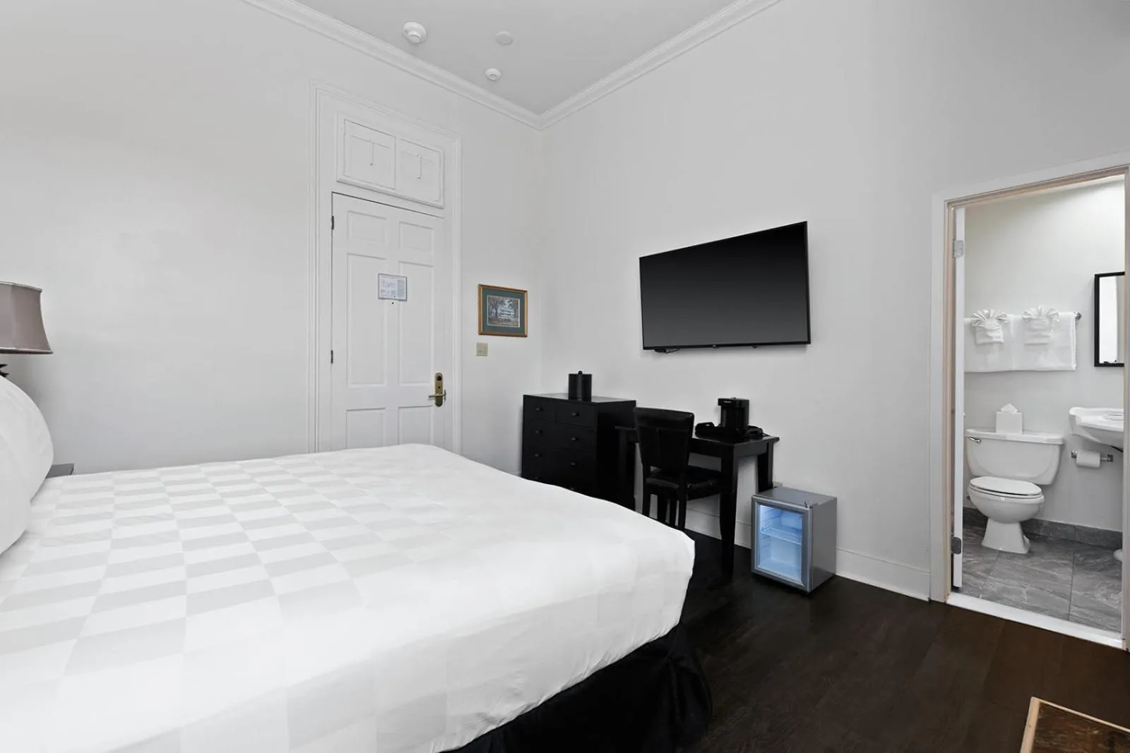 Bed in Historic Streetcar Inn