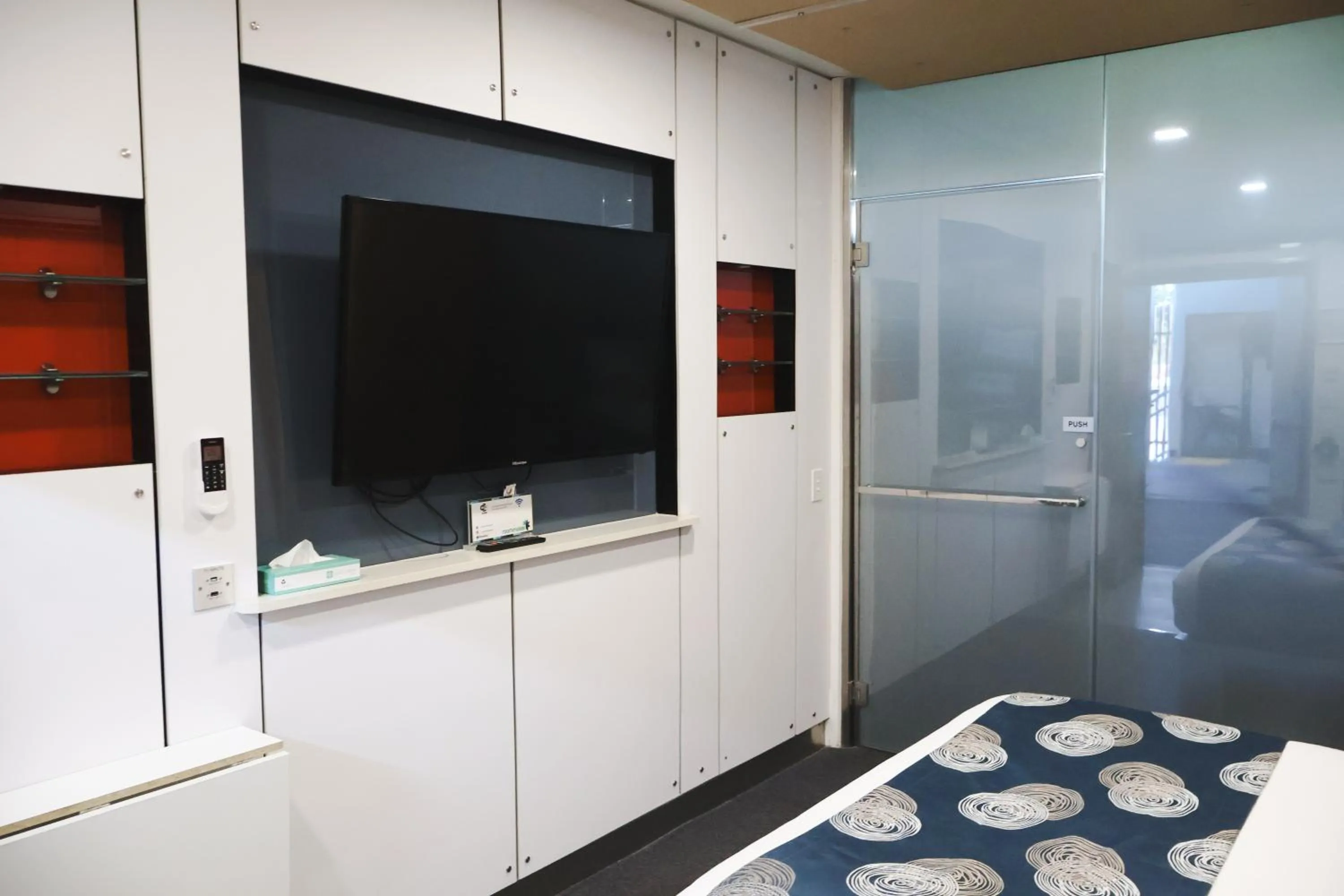 TV and multimedia in Stay Motel - Formerly Room Motels Gympie