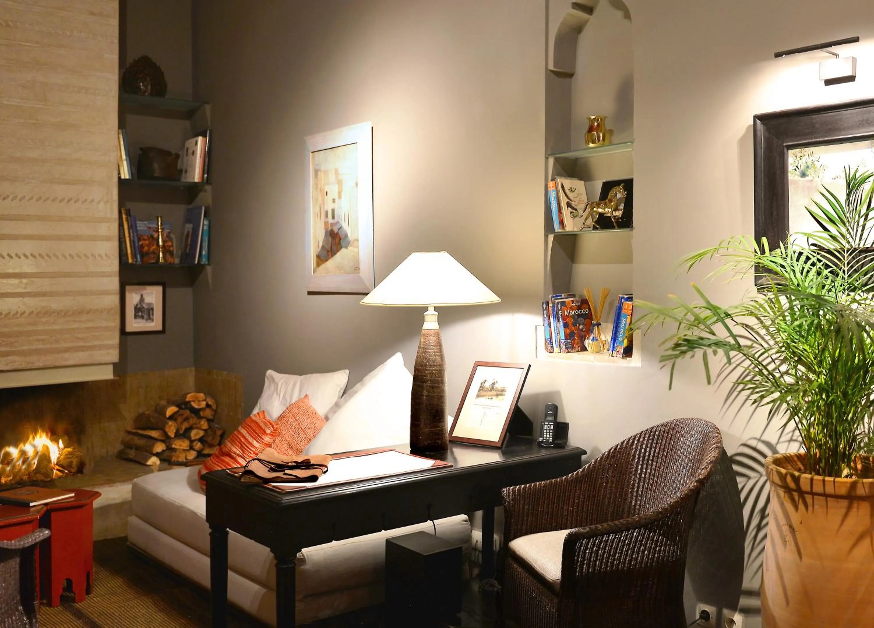 Library in Dar Housnia