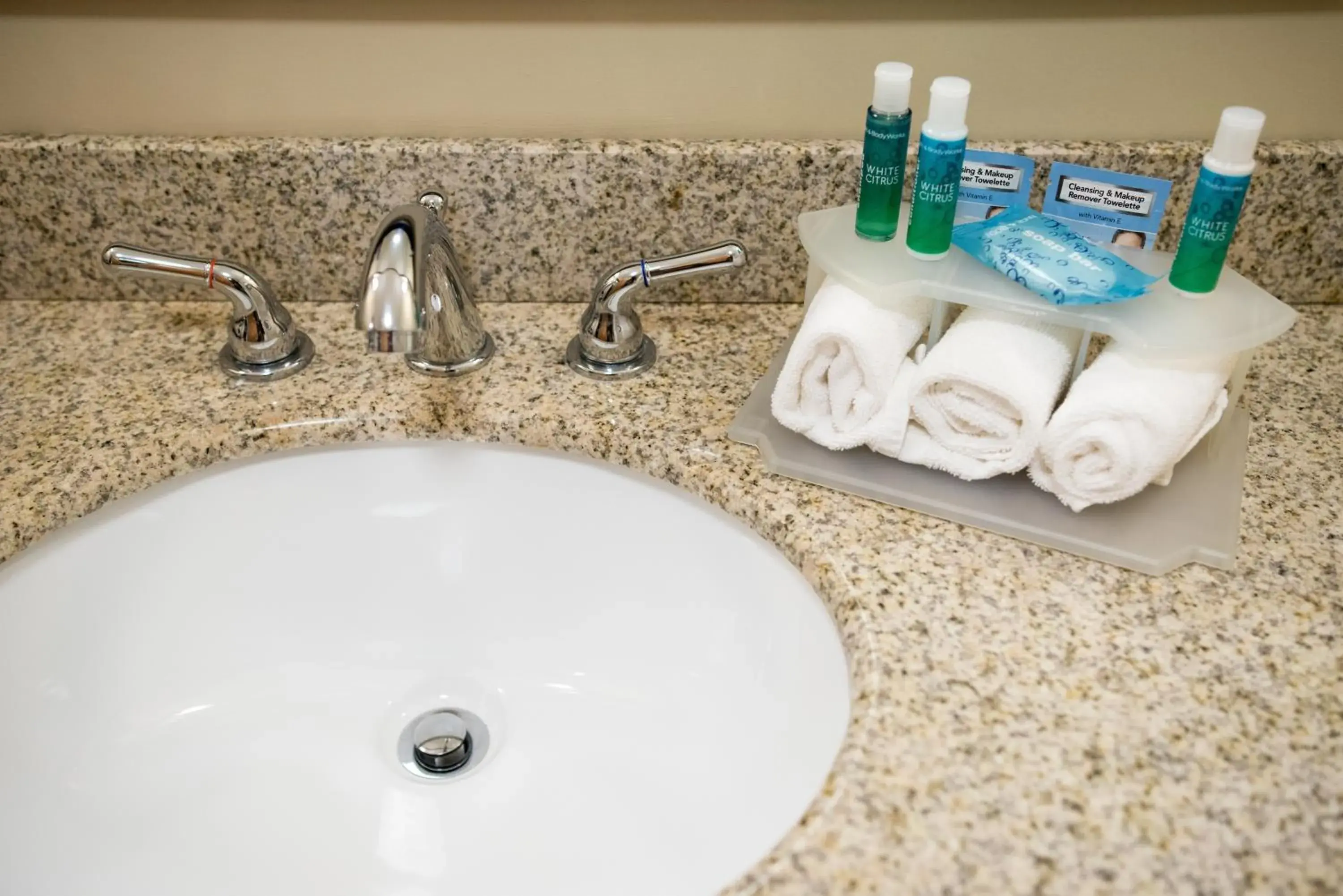 Bedroom in Holiday Inn Express - Albert Lea by IHG Bedroom in Holiday Inn Express - Albert Lea by IHG