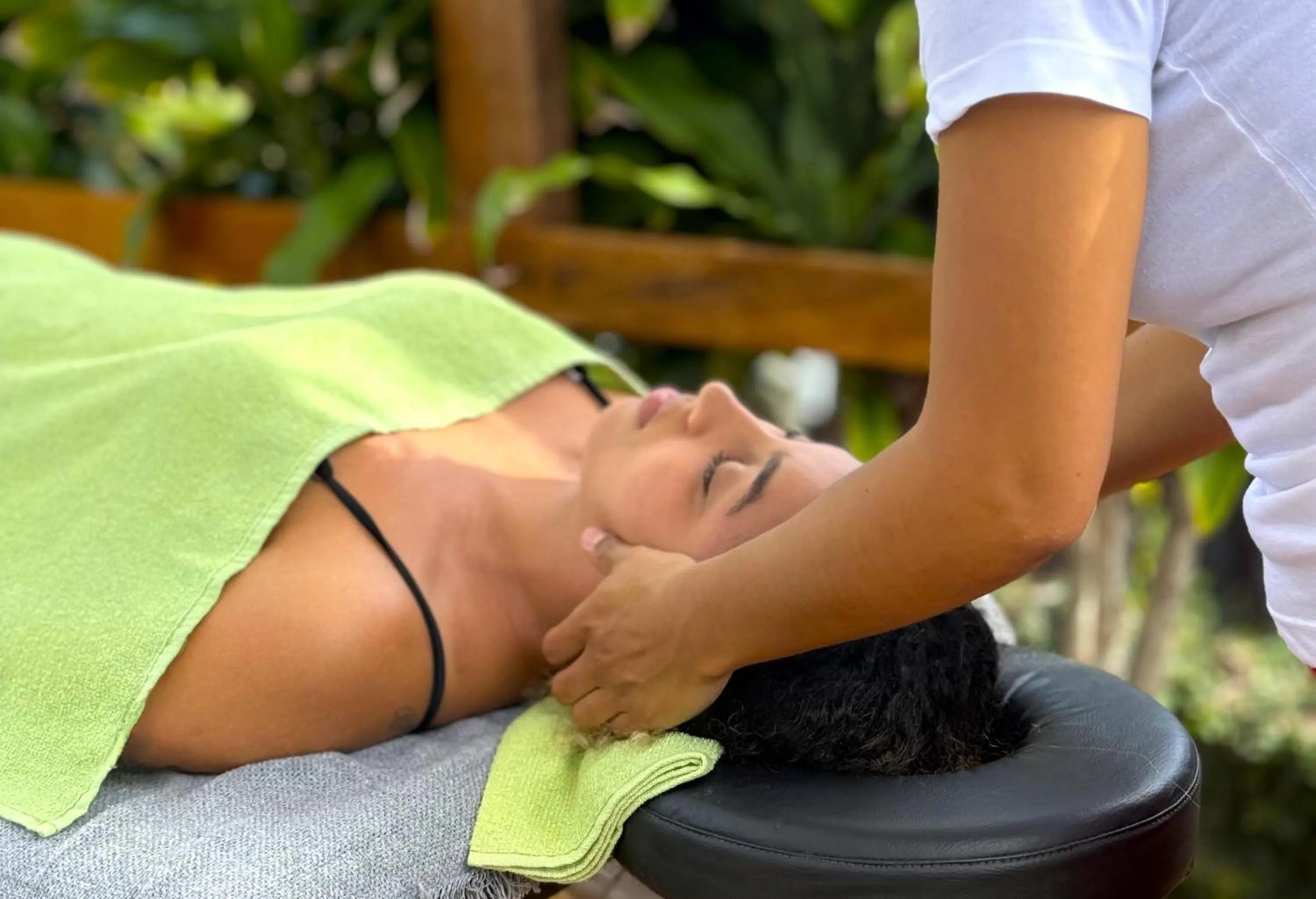 Massage in Star Búzios Pousada