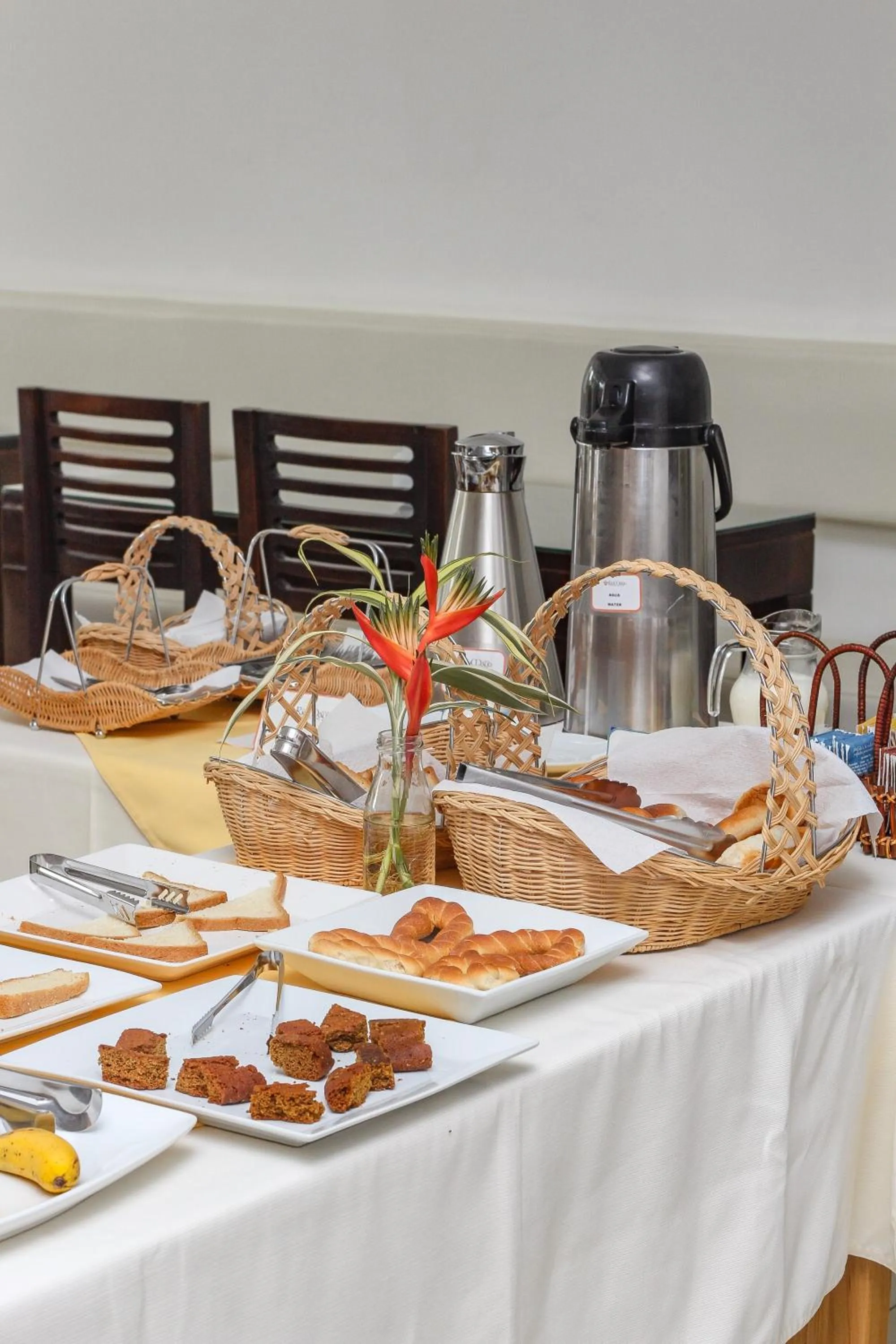 Buffet breakfast in Hotel Rio Mayo