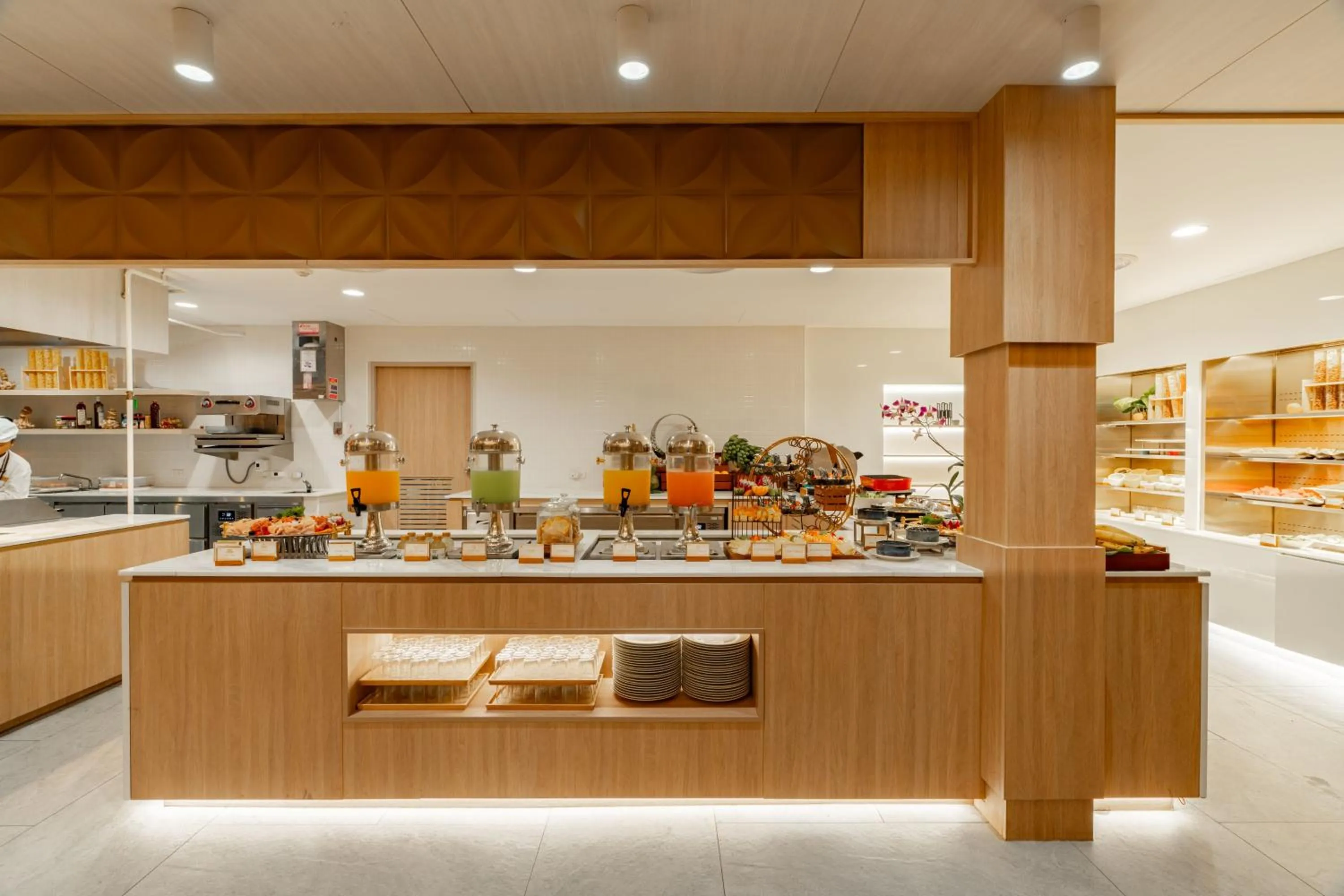 Restaurant/places to eat in Katathani Phuket Beach Resort - SHA Extra Plus