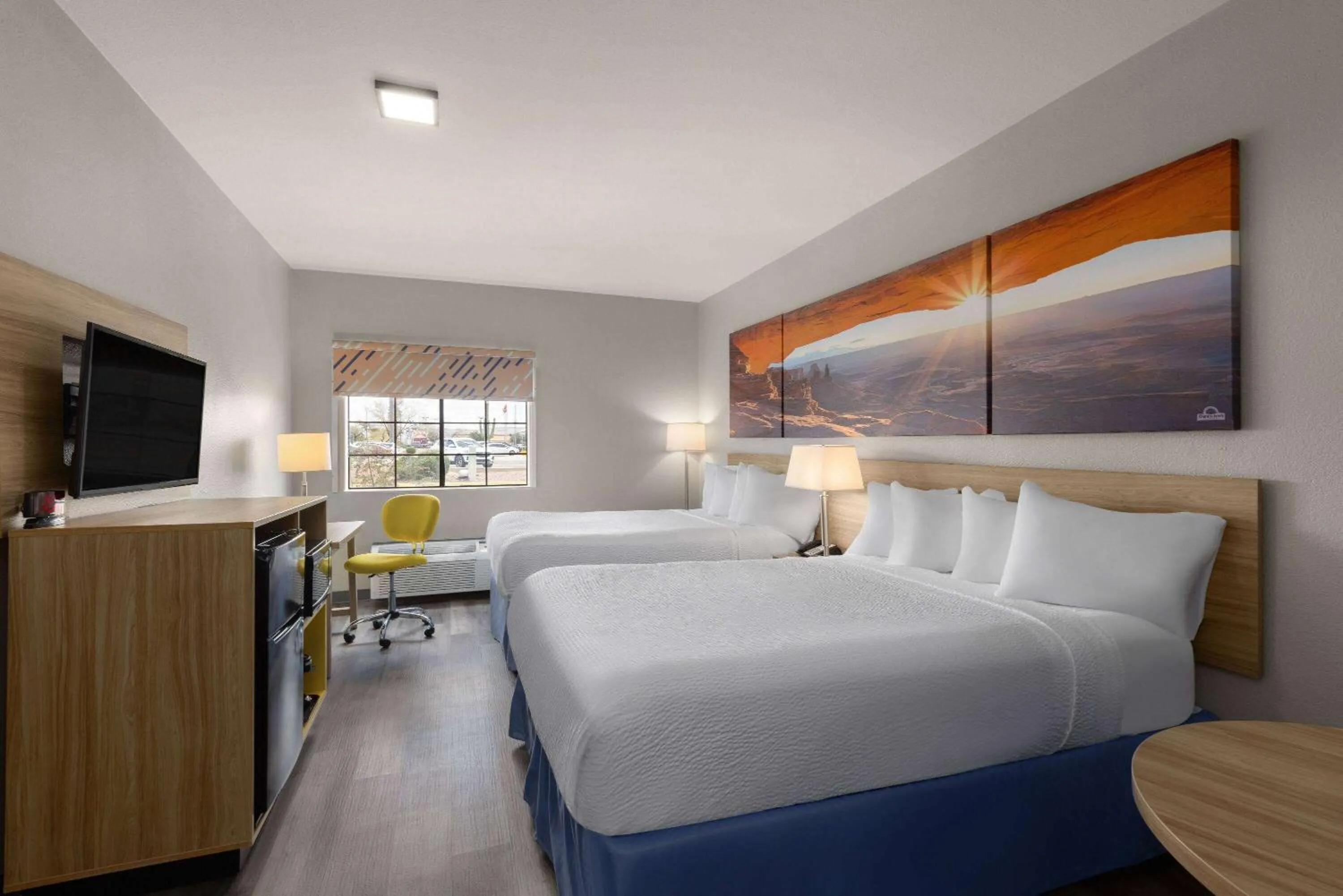 Photo of the whole room, Bed in Days Inn & Suites by Wyndham Tucson/Marana