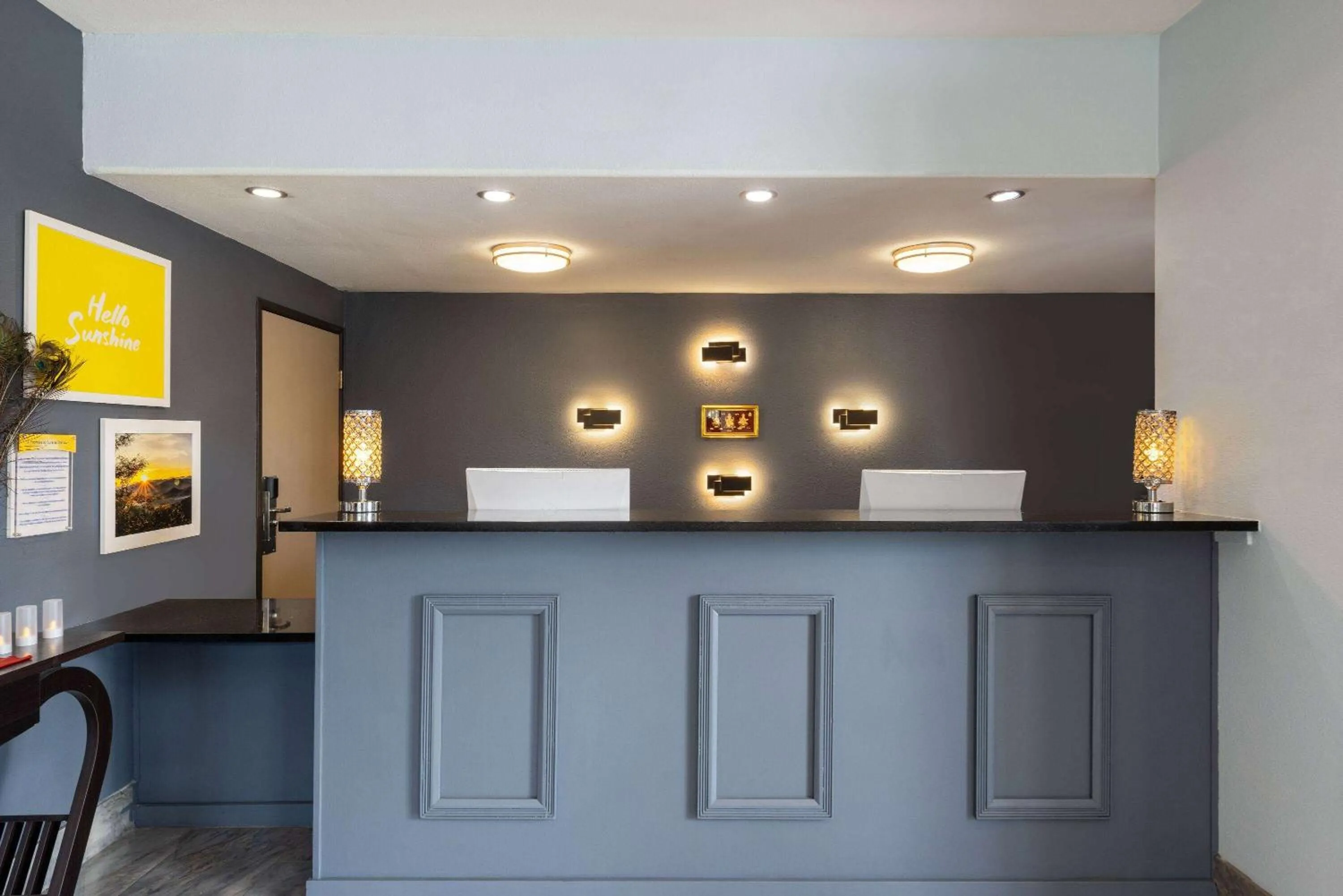 Lobby or reception in Days Inn & Suites by Wyndham Tucson/Marana