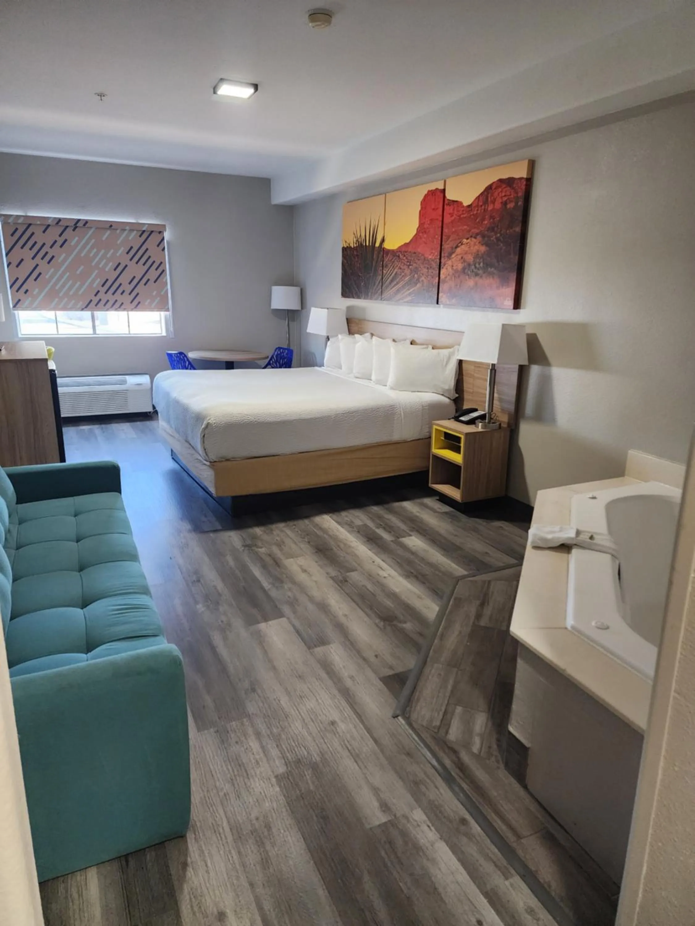 Bed in Days Inn & Suites by Wyndham Tucson/Marana