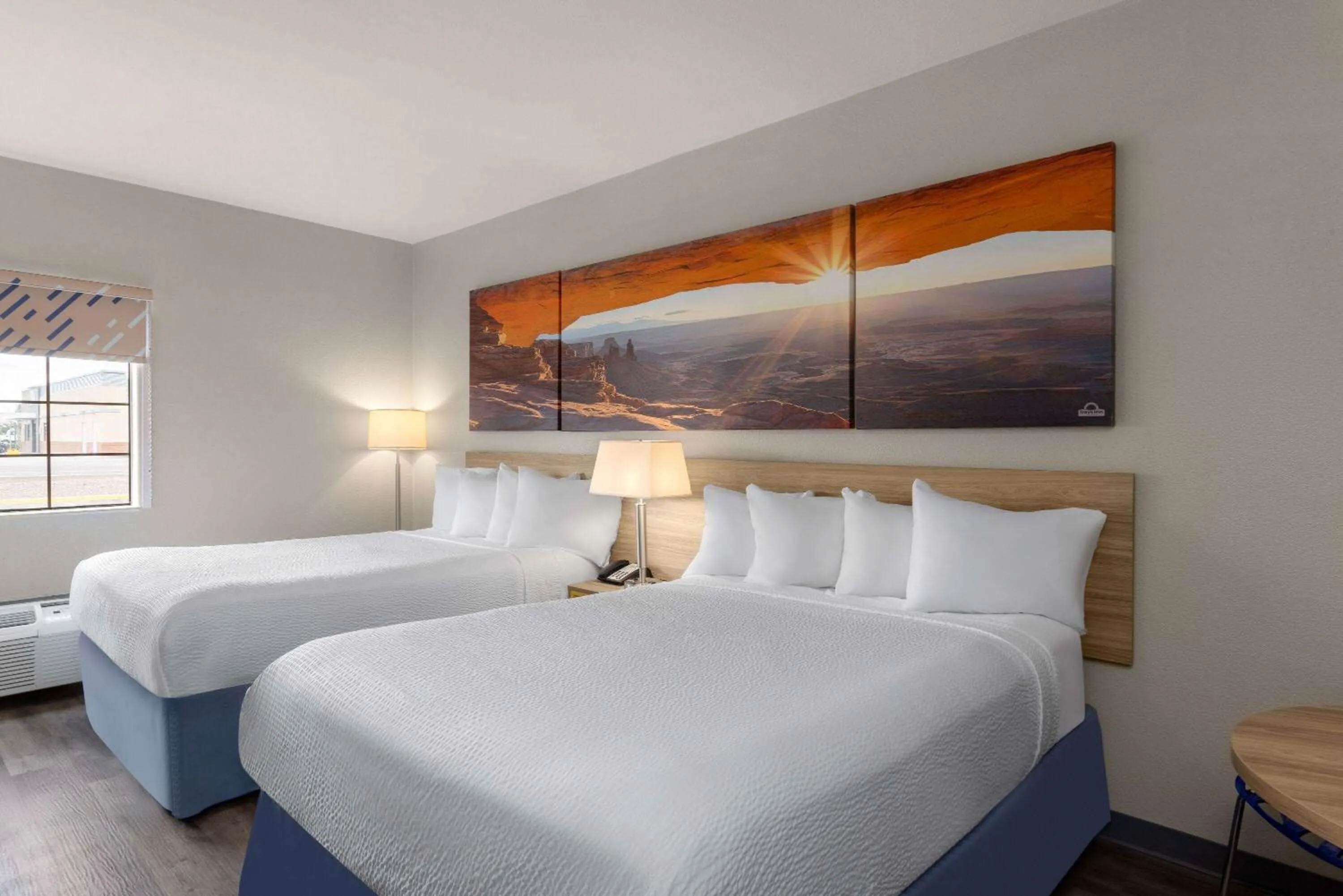 Photo of the whole room, Bed in Days Inn & Suites by Wyndham Tucson/Marana