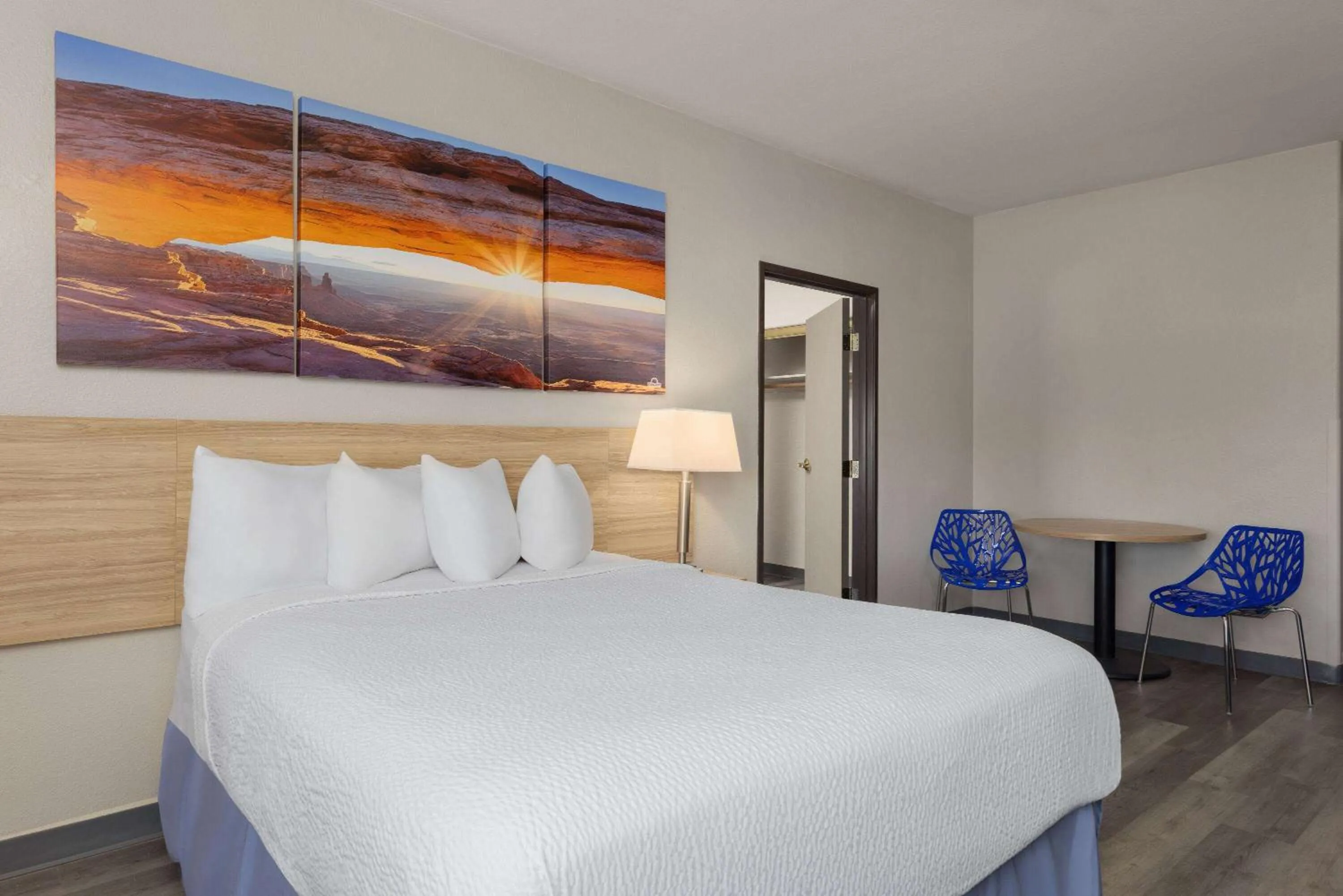 Bed in Days Inn & Suites by Wyndham Tucson/Marana