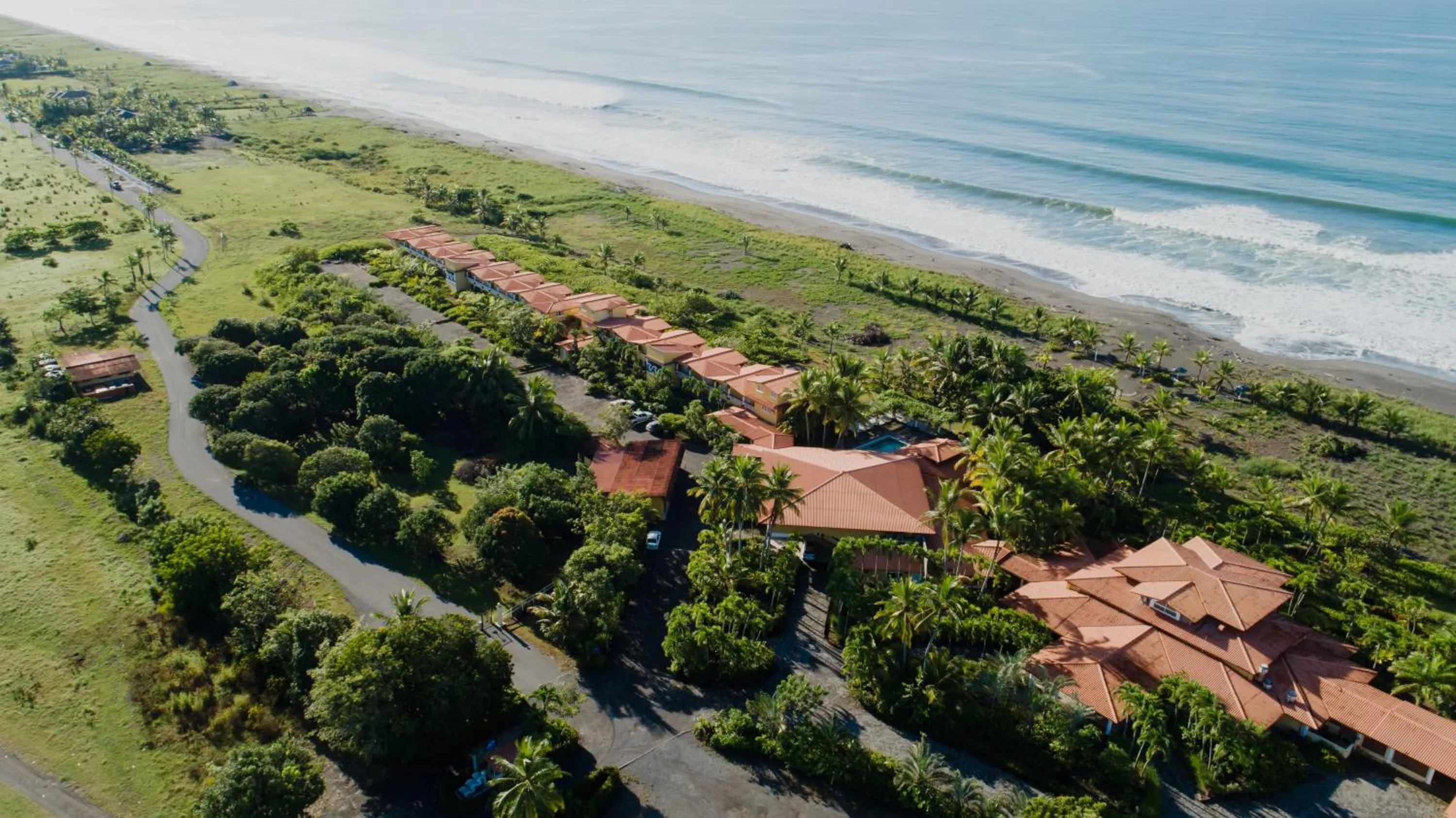 Property building in Las Olas Beach Resort