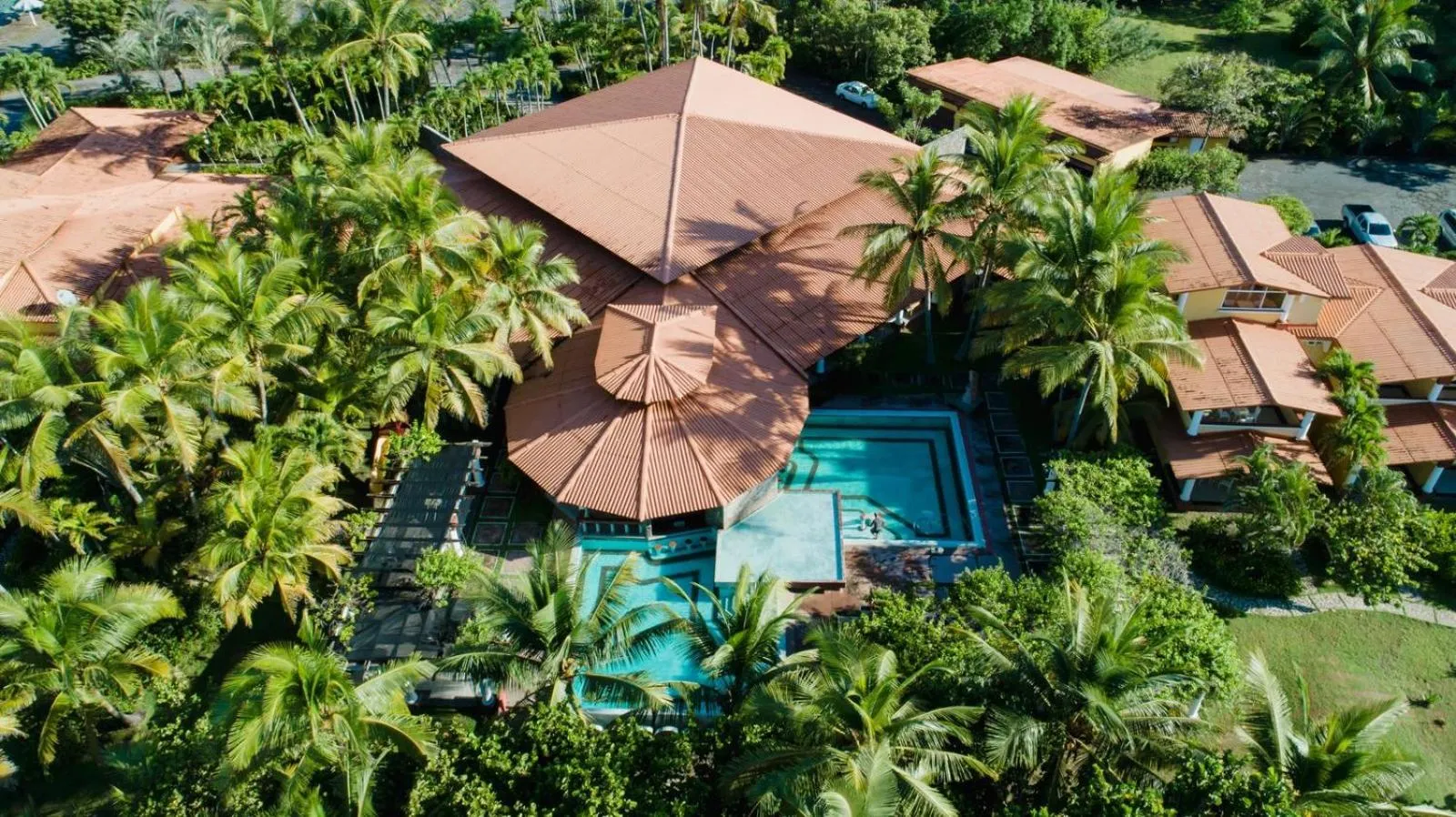 Swimming pool in Las Olas Beach Resort
