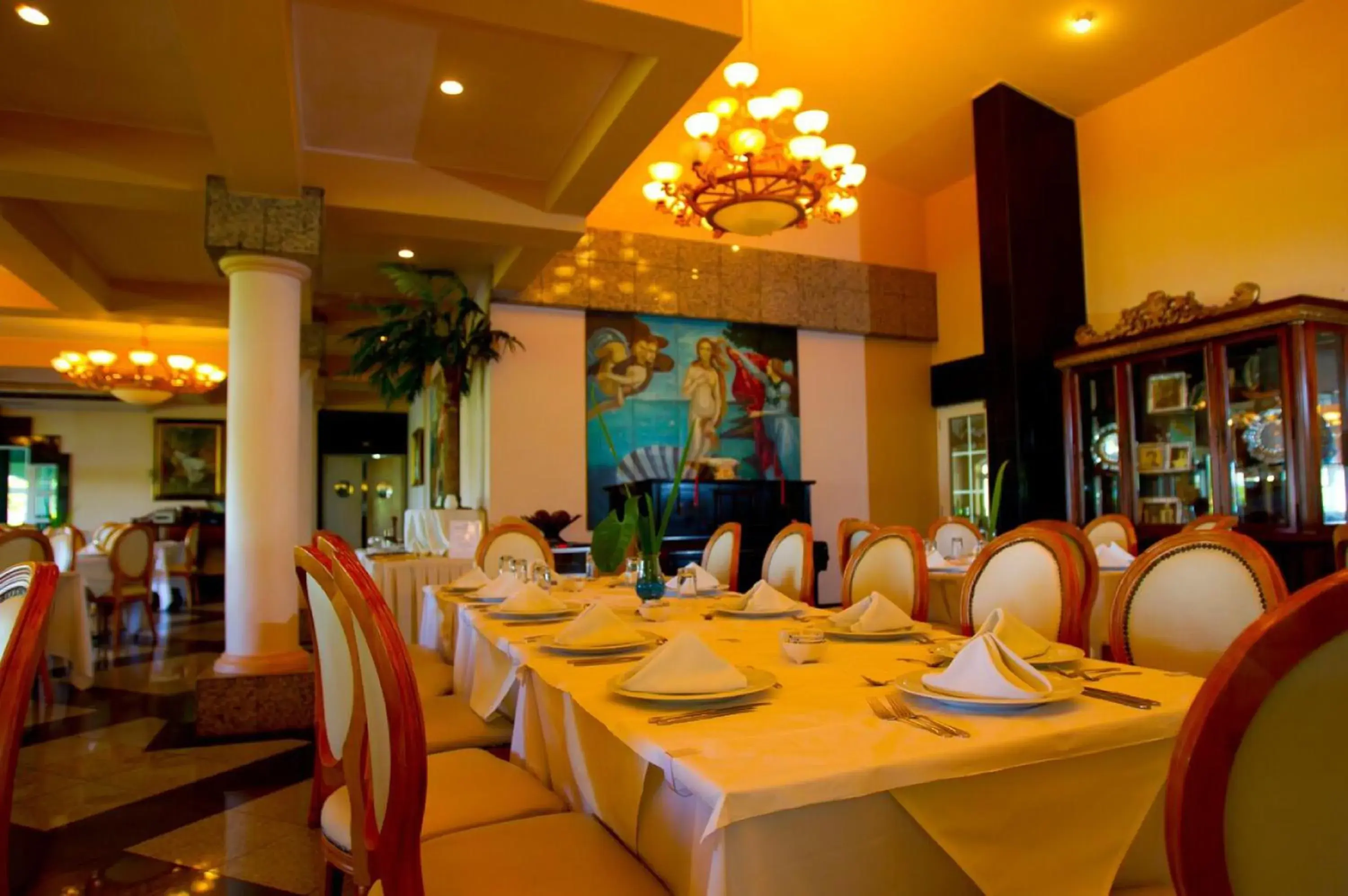 Restaurant/places to eat in Las Olas Beach Resort Restaurant/places to eat in Las Olas Beach Resort