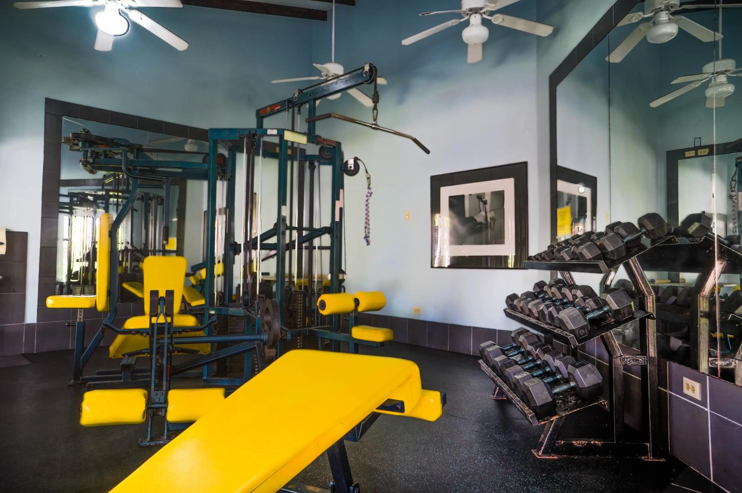 Fitness centre/facilities in Las Olas Beach Resort