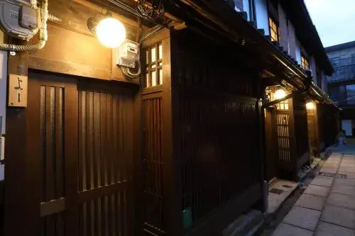 Triple Room with Bathroom - single occupancy in Kyoto Gion No Yado Triple Room with Bathroom - single occupancy in Kyoto Gion No Yado