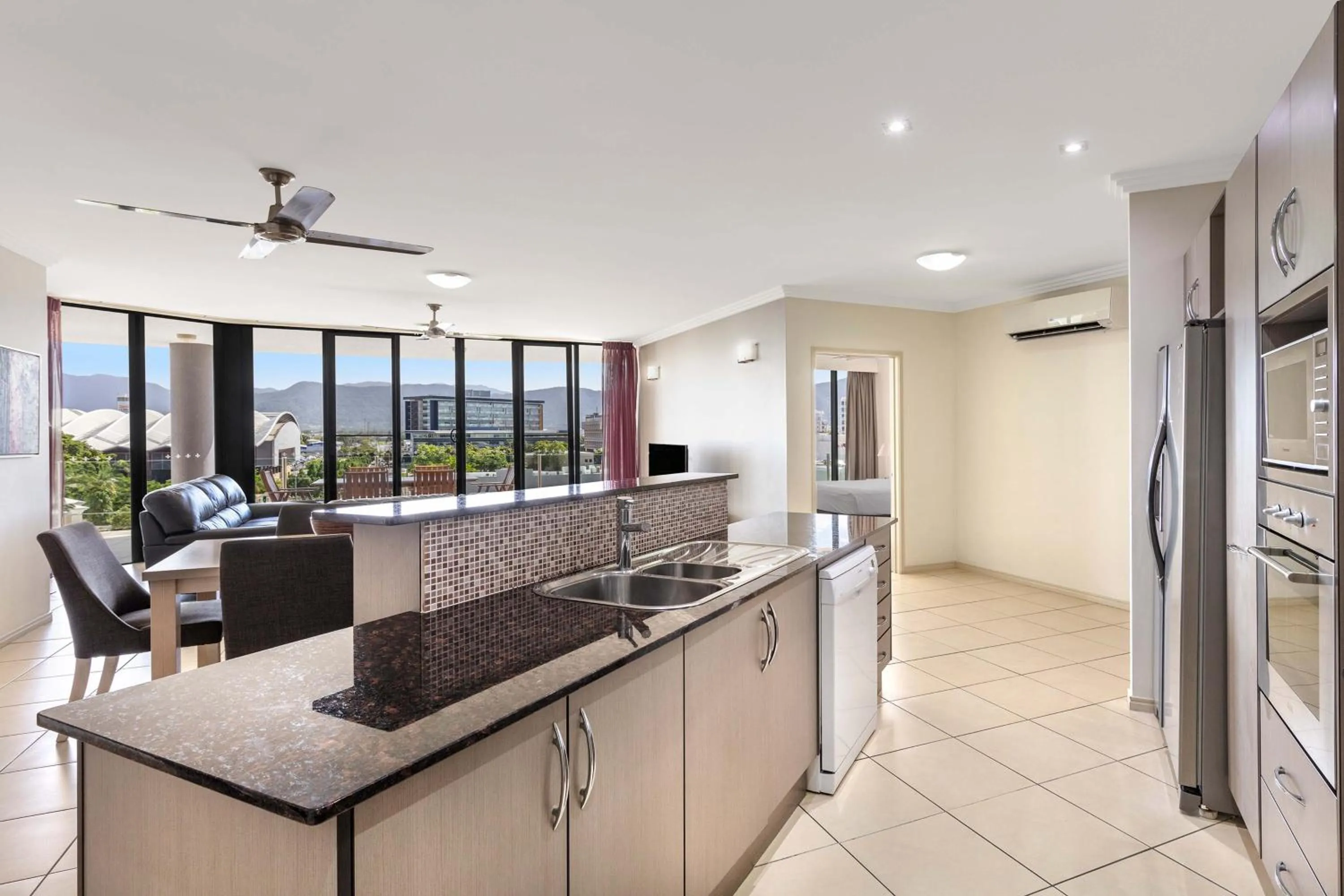 Kitchen or kitchenette in Piermonde Apartments Cairns