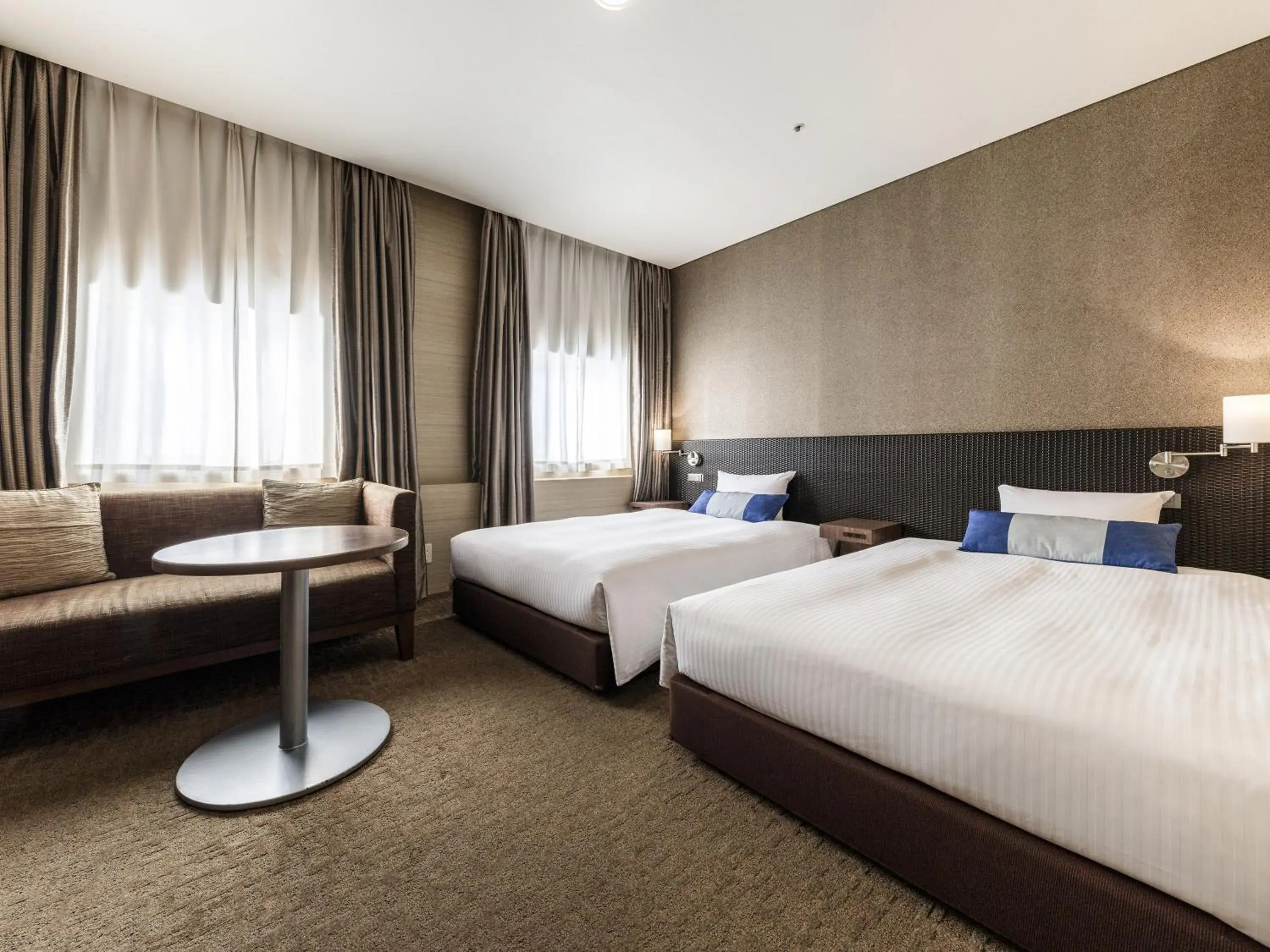 Standard Twin Room - Non-Smoking in Nishitetsu Inn Kurosaki Standard Twin Room - Non-Smoking in Nishitetsu Inn Kurosaki