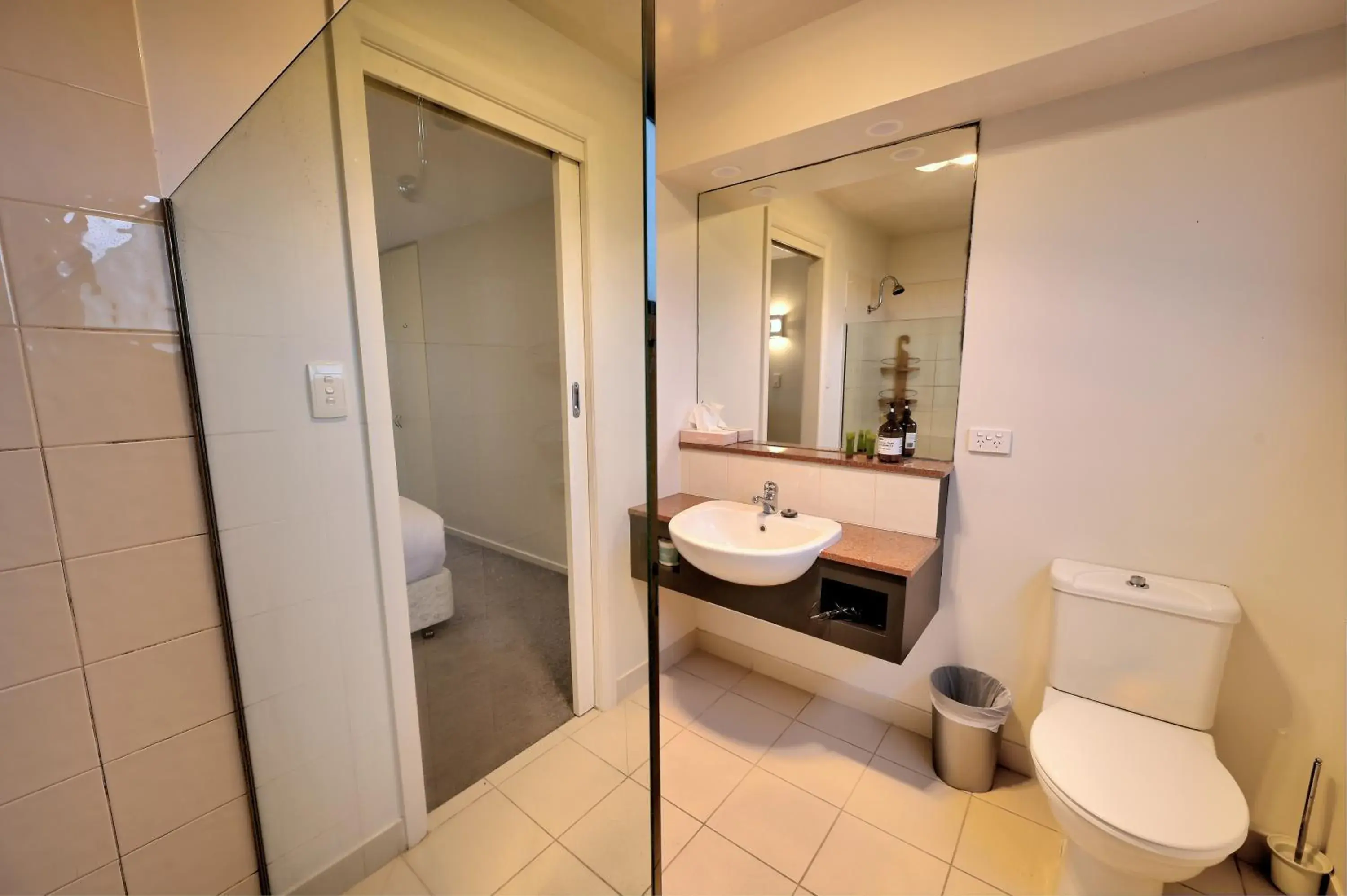 Shower in Diamond Island Resort, Restaurant & Bar and Penguin Show Shower in Diamond Island Resort, Restaurant & Bar and Penguin Show