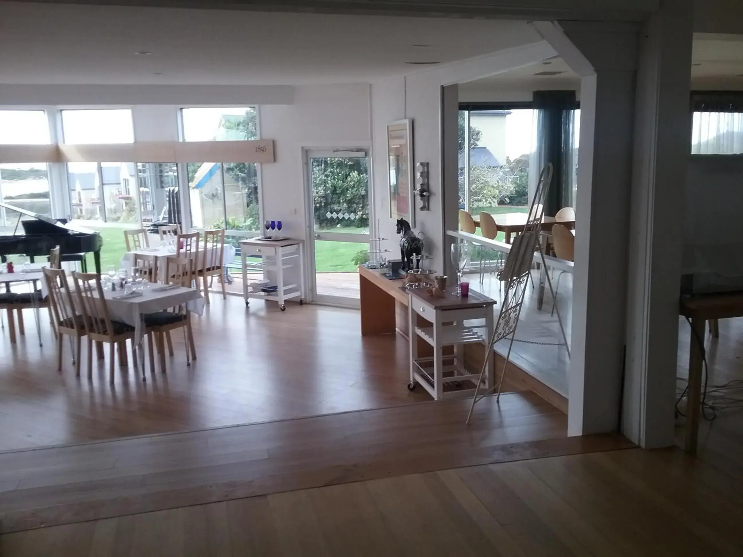 Facade/entrance in Diamond Island Resort, Restaurant & Bar and Penguin Show Facade/entrance in Diamond Island Resort, Restaurant & Bar and Penguin Show