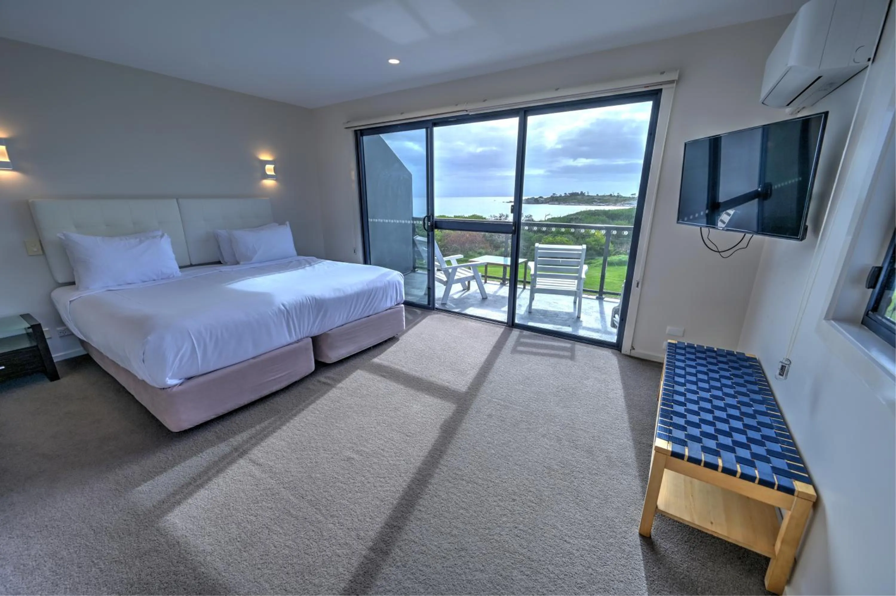 Bed in Diamond Island Resort, Restaurant & Bar and Penguin Show