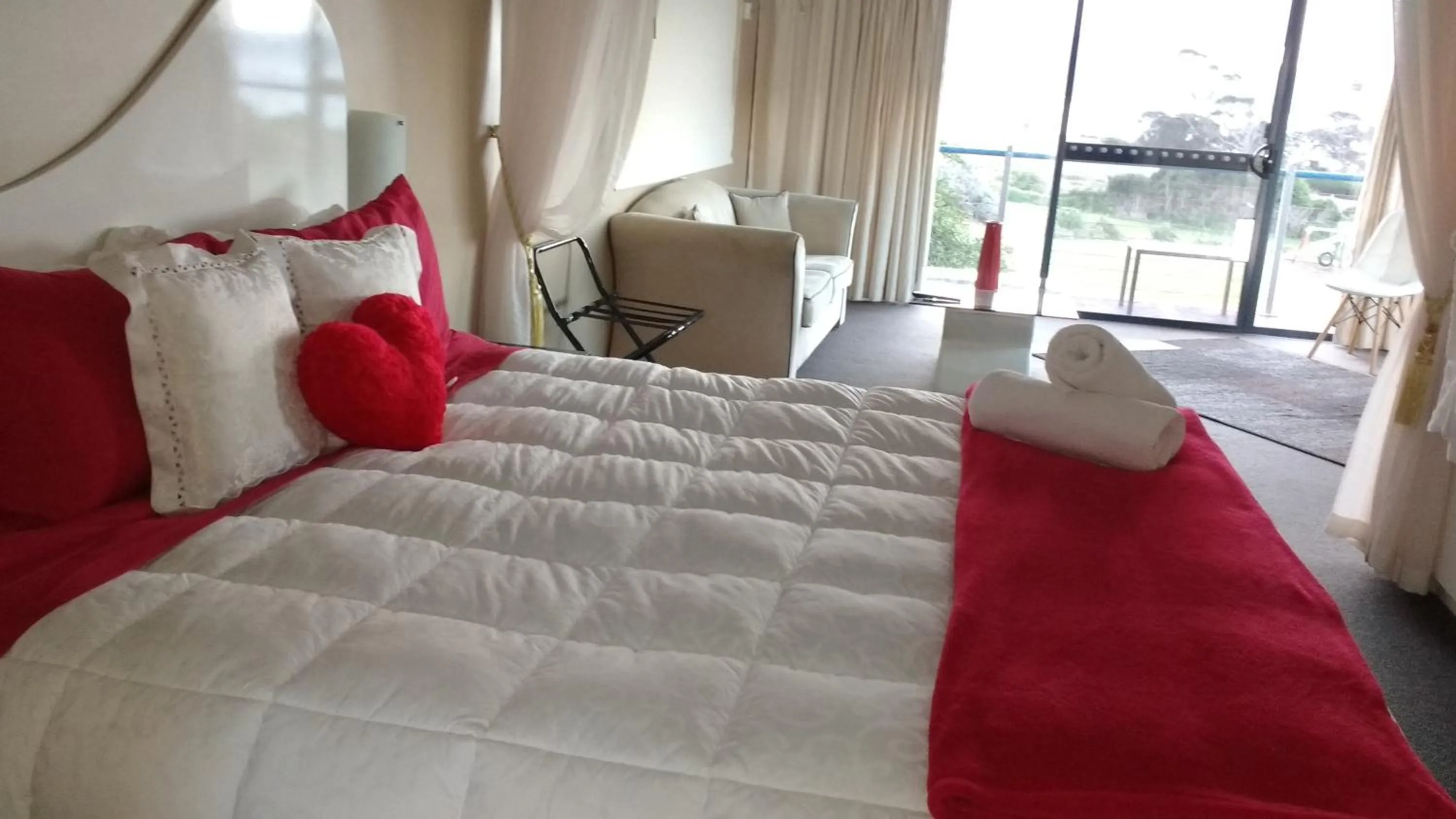Bed in Diamond Island Resort, Restaurant & Bar and Penguin Show