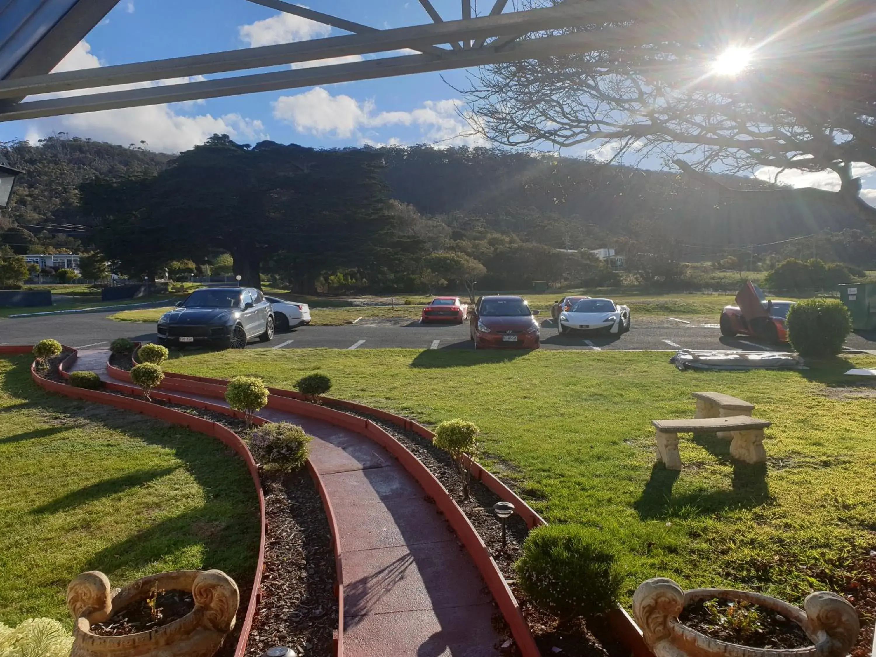 Mountain view in Diamond Island Resort, Restaurant & Bar and Penguin Show Mountain view in Diamond Island Resort, Restaurant & Bar and Penguin Show